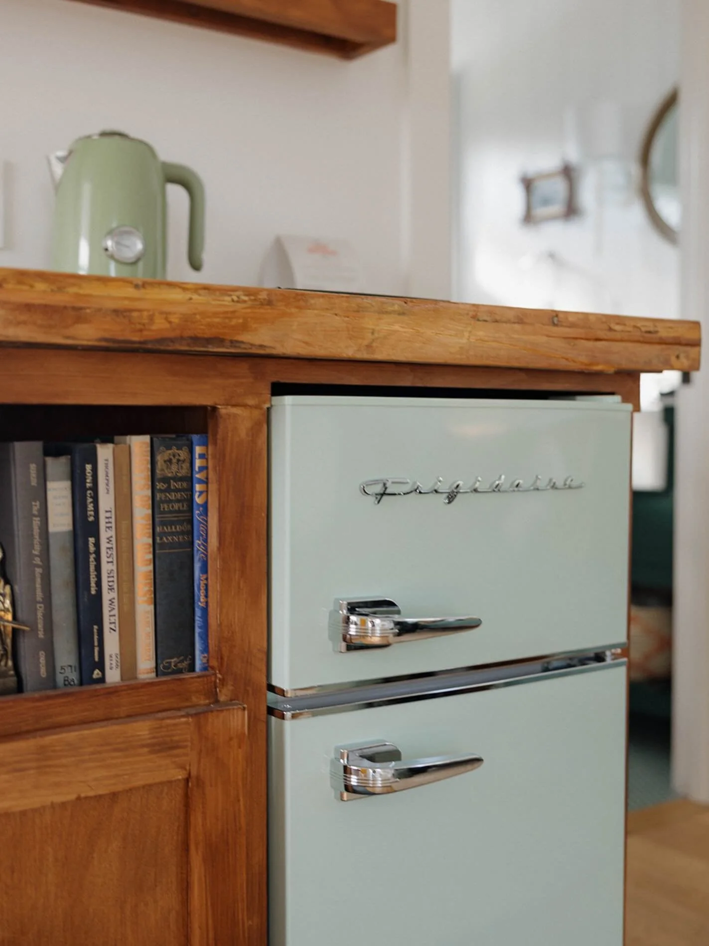 Ditch the Holiday leftovers and escape to midcoast Maine where everything you need for midnight snacks can fit perfectly into this retro Frigidaire. @campdeforestme @frigidaire #maine #retro #camplife #happyplace