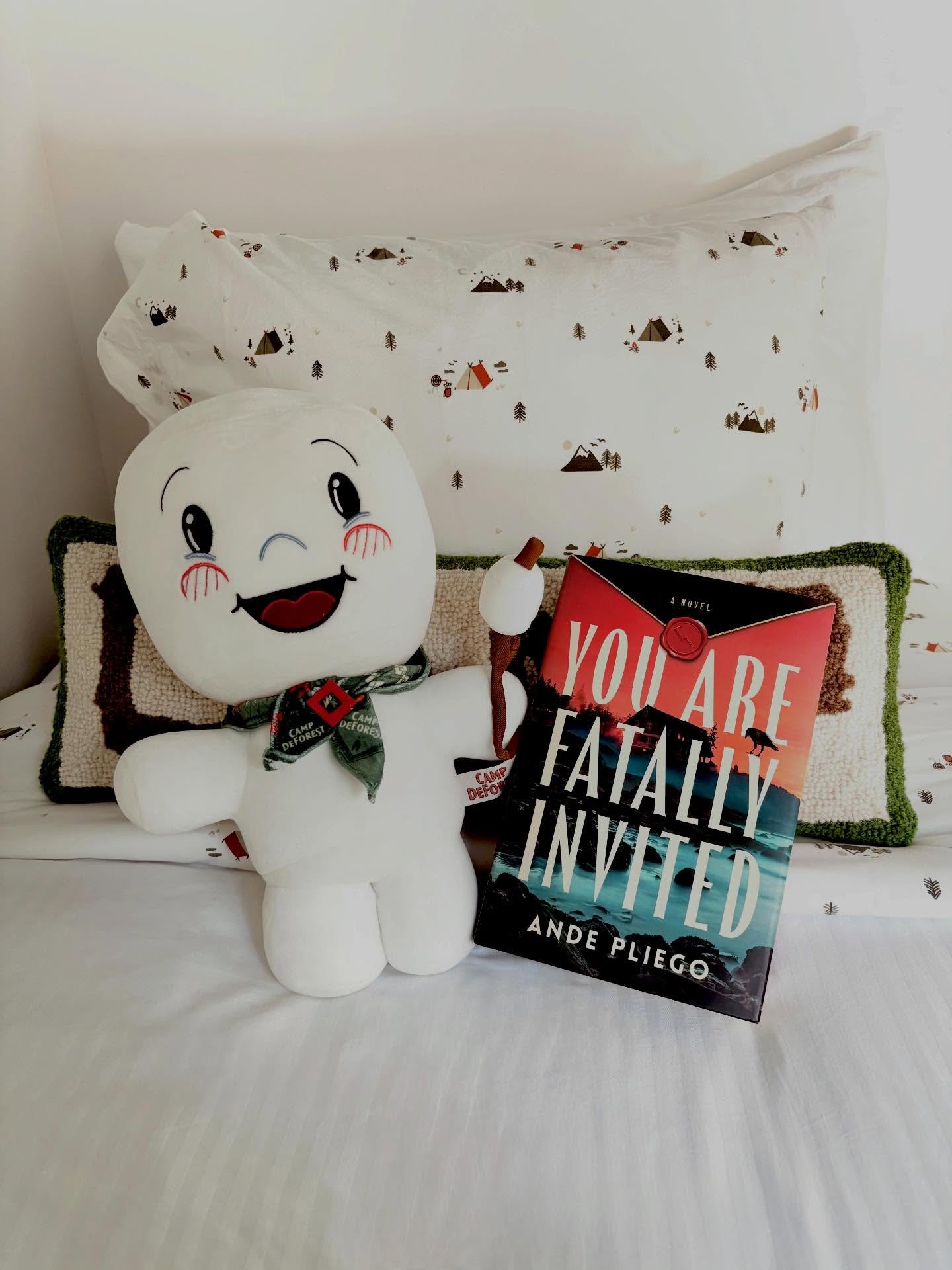 @CampDeForestME is teaming up with @bantambooks to giveaway a free night stay plus a stack of books! To participate, scan the QR code above and follow the instructions in the @bantambooks giveaway post by 12/11 at 11am.

Hope to see you soon under th