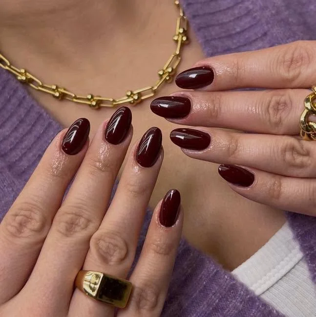 Notre fameux bourgogne ✨

#NailSalon #NailTechnicianmtl #MontrealNails #MontrealBeauty #MontrealSalon #PlateauMontRoyal #MontrealLife #MontrealStyle #MTLBeauty #Acrylic #BioGelNails #GelXNails #SalonDeManucure #mtlnailtech #nailsmontreal
#manucuremtl