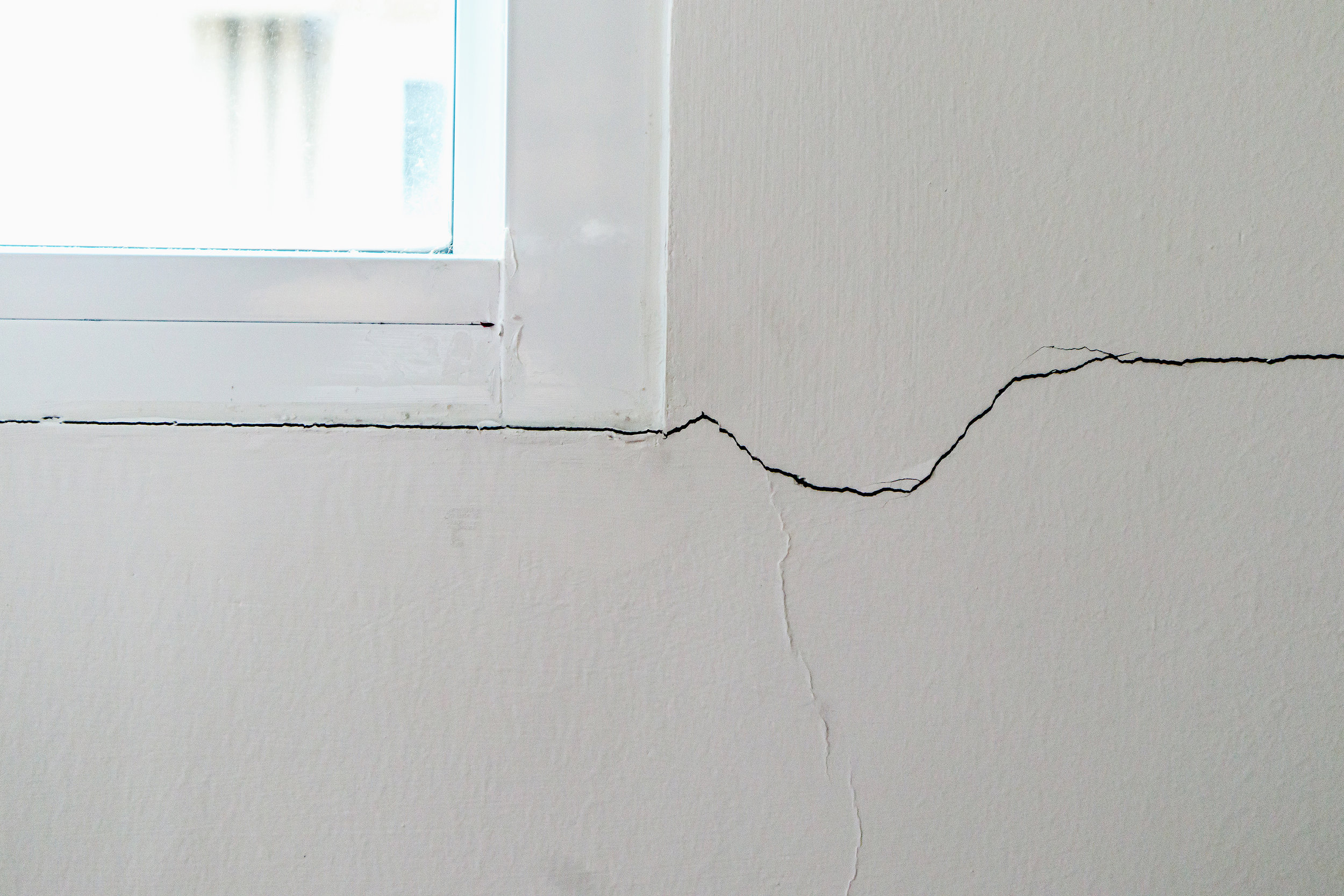 Interior Cracks In Drywall