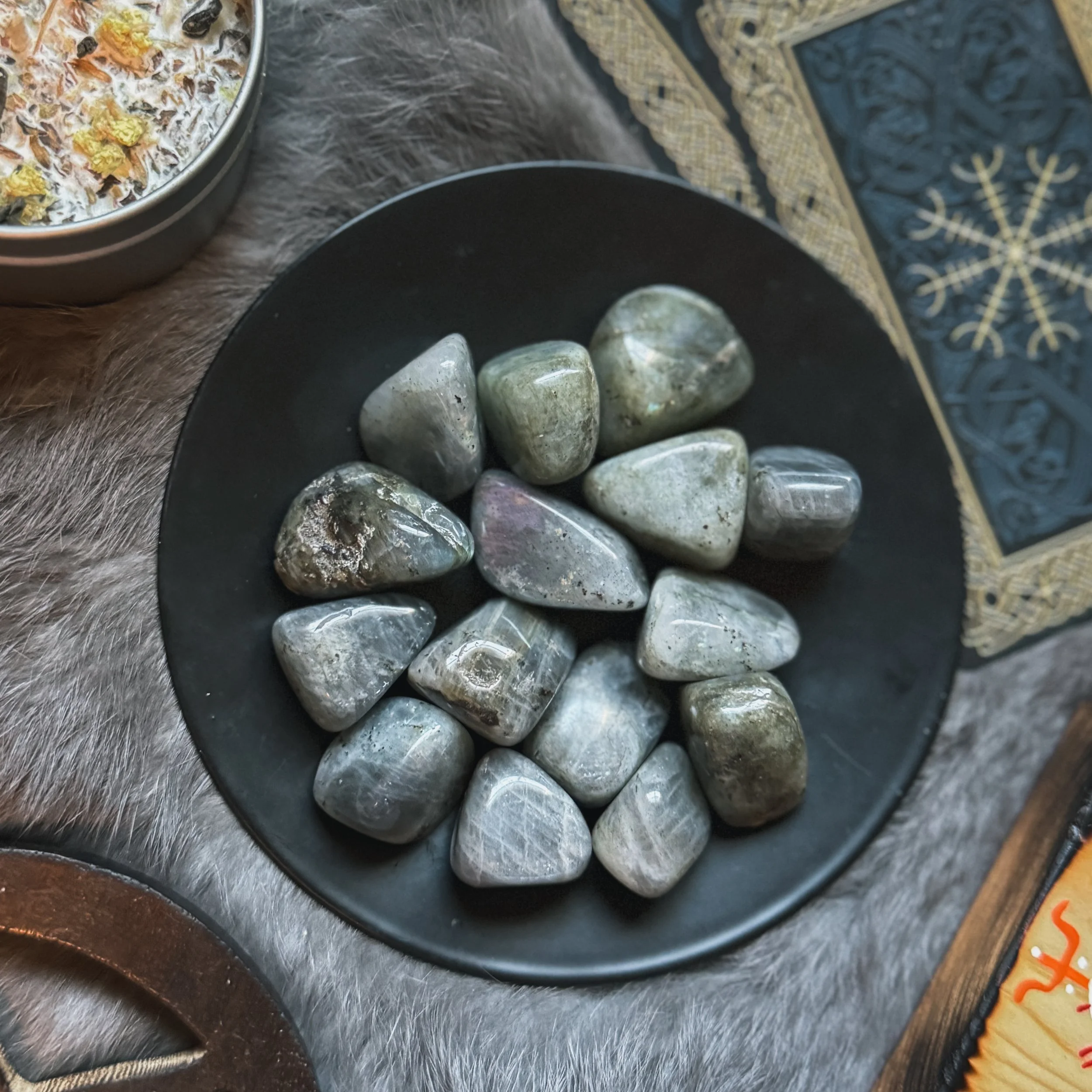 tumbled-labradorite-lunar-haven-mystic-02.jpg