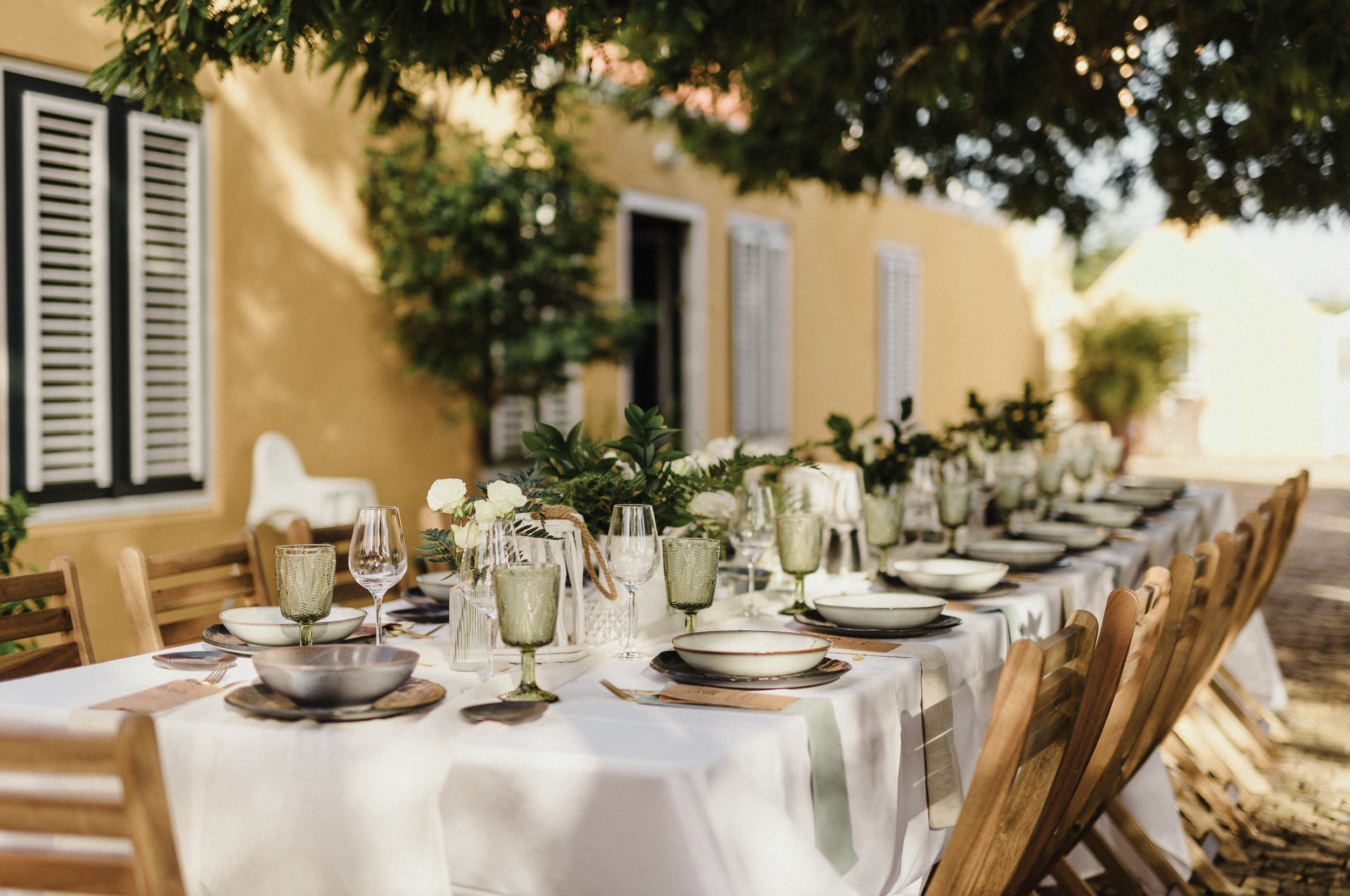 Classy green & Beige Modern Table Decor Landhuis San Nicolas Private Dinner Wedding Event