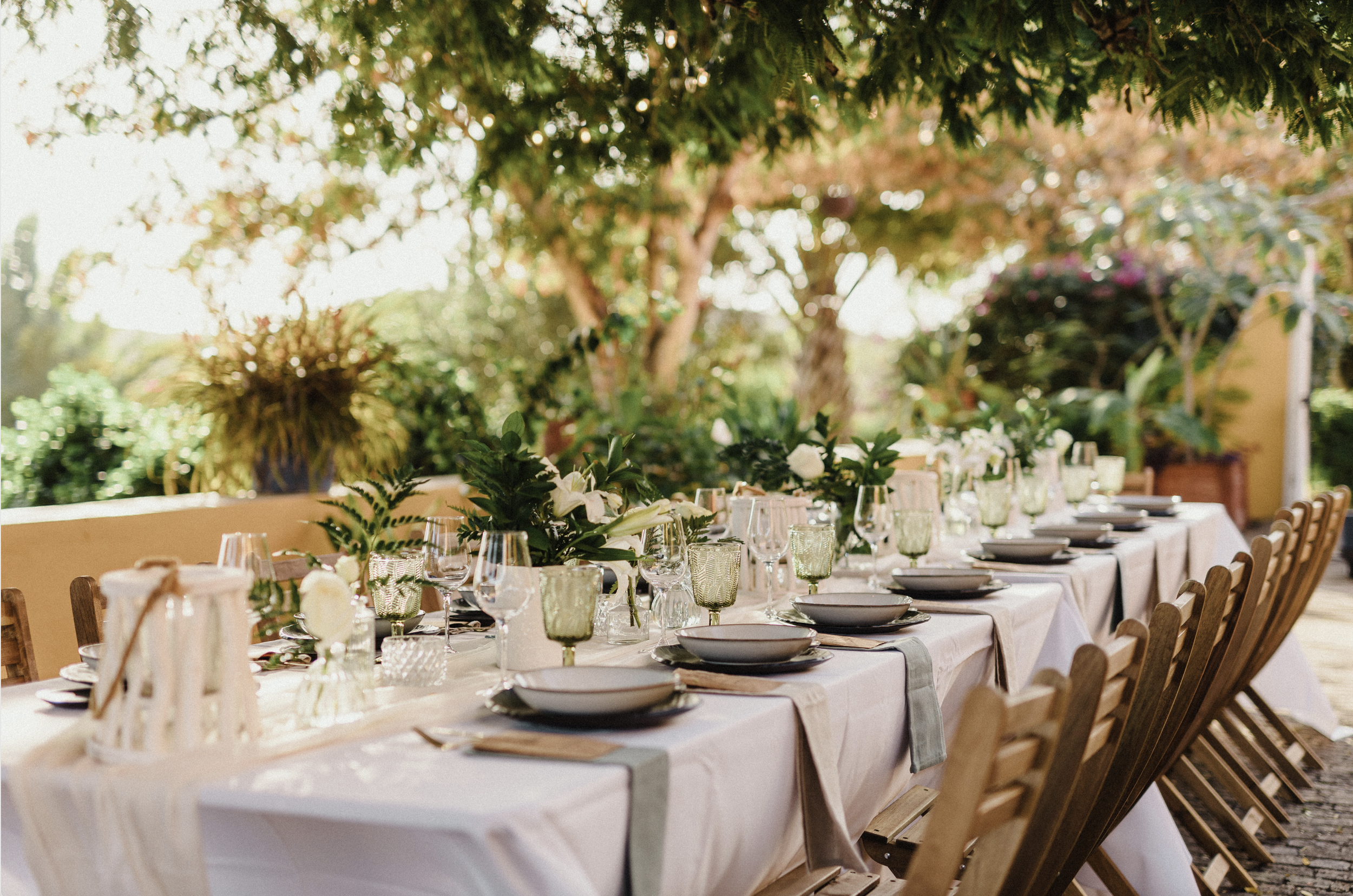 Classy green & Beige Modern Table Decor Landhuis San Nicolas Private Dinner Wedding Event