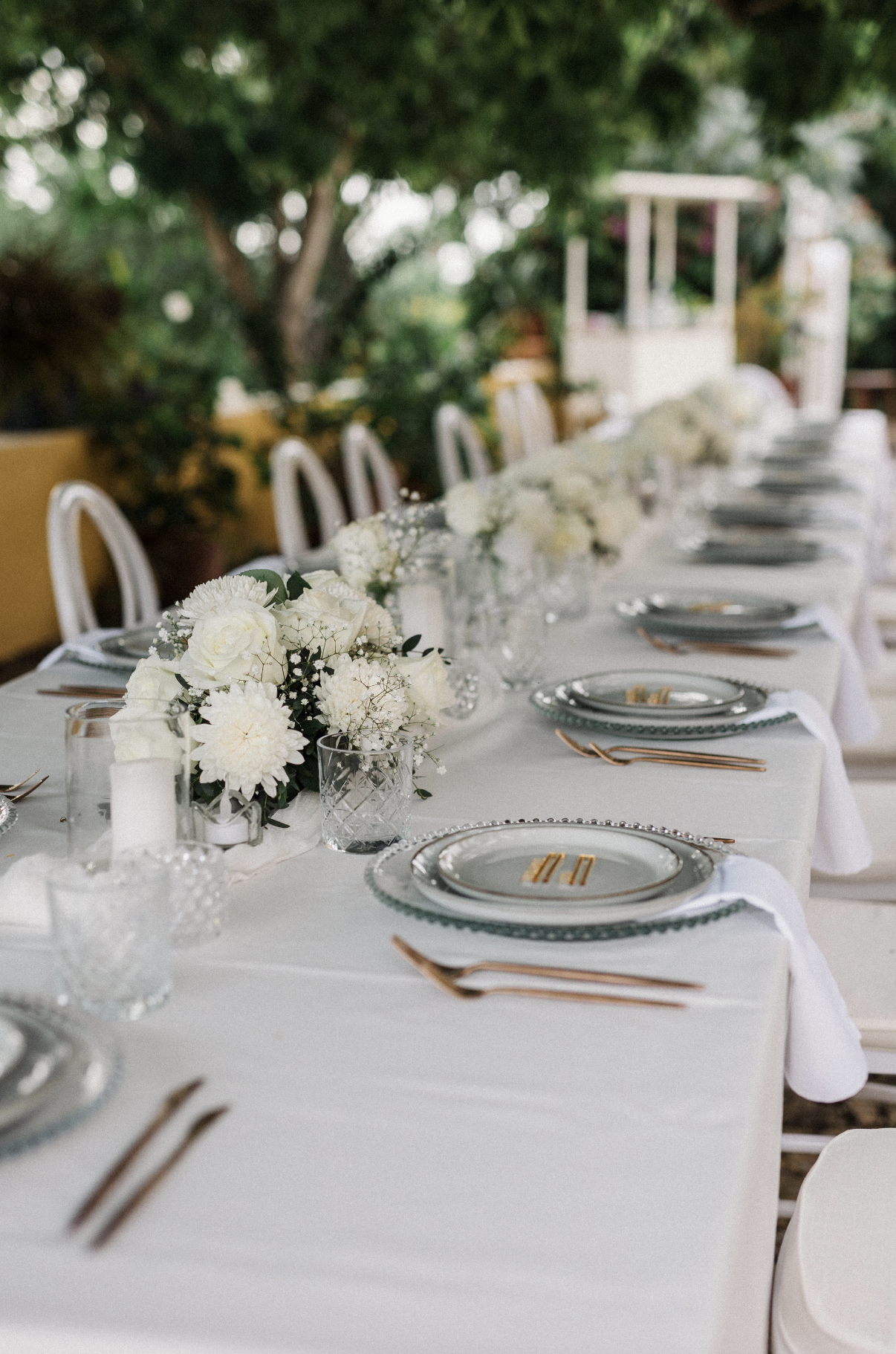 Classy green & white Modern Table Decor Landhuis San Nicolas Private Dinner Wedding Event