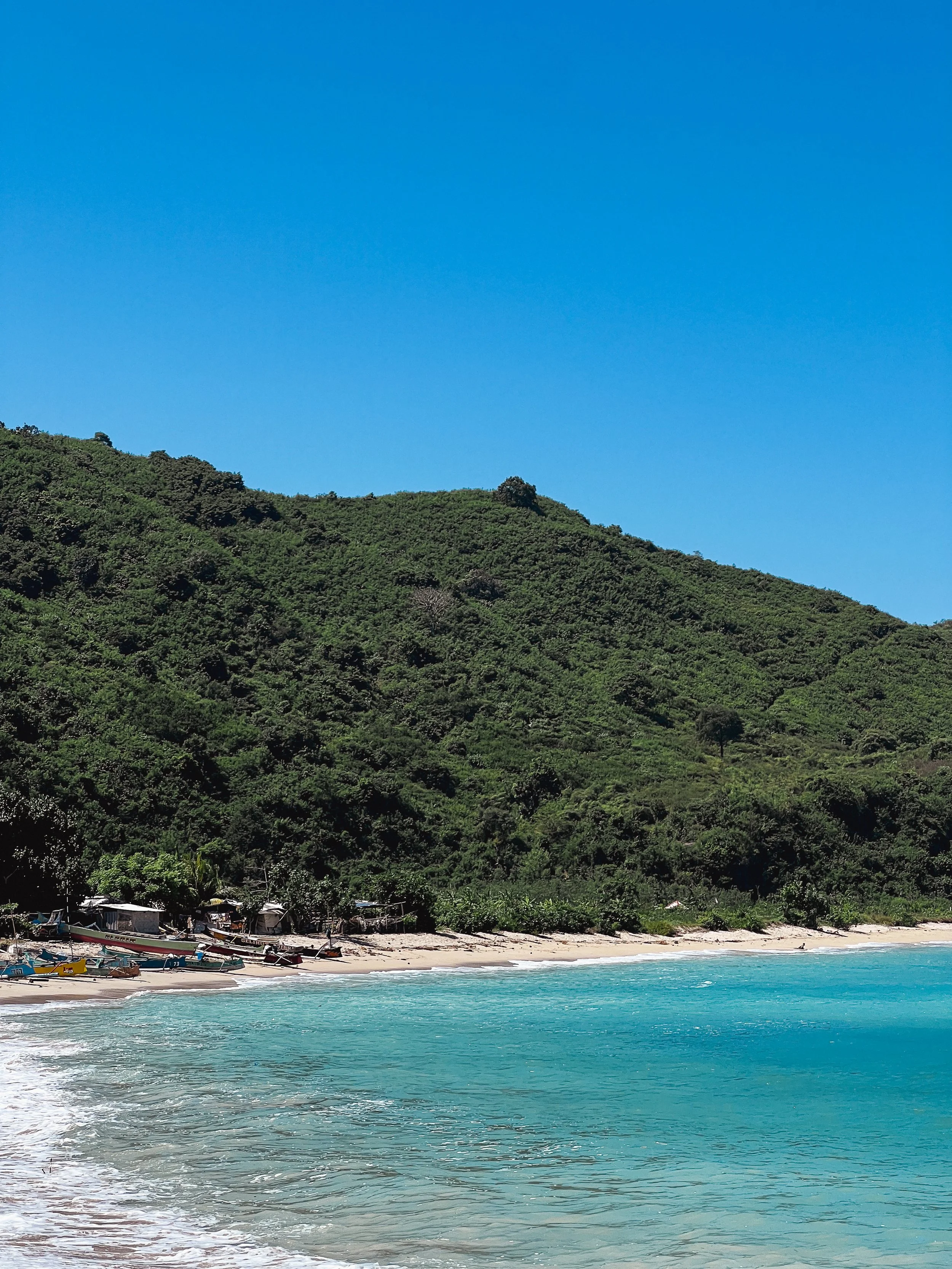 Mawun Beach-lombok-02.jpg