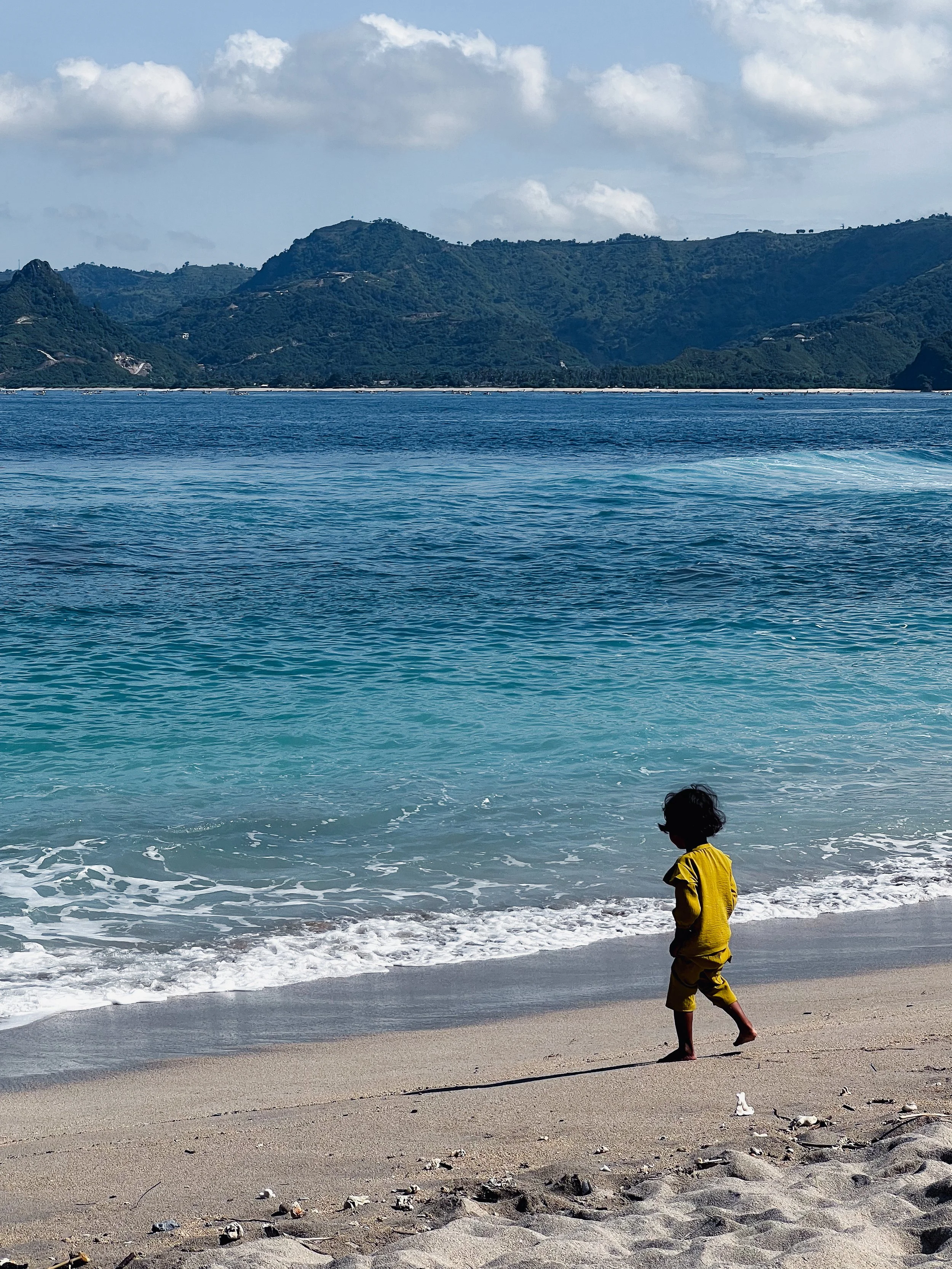 Mawi Beach-lombok-03.jpg