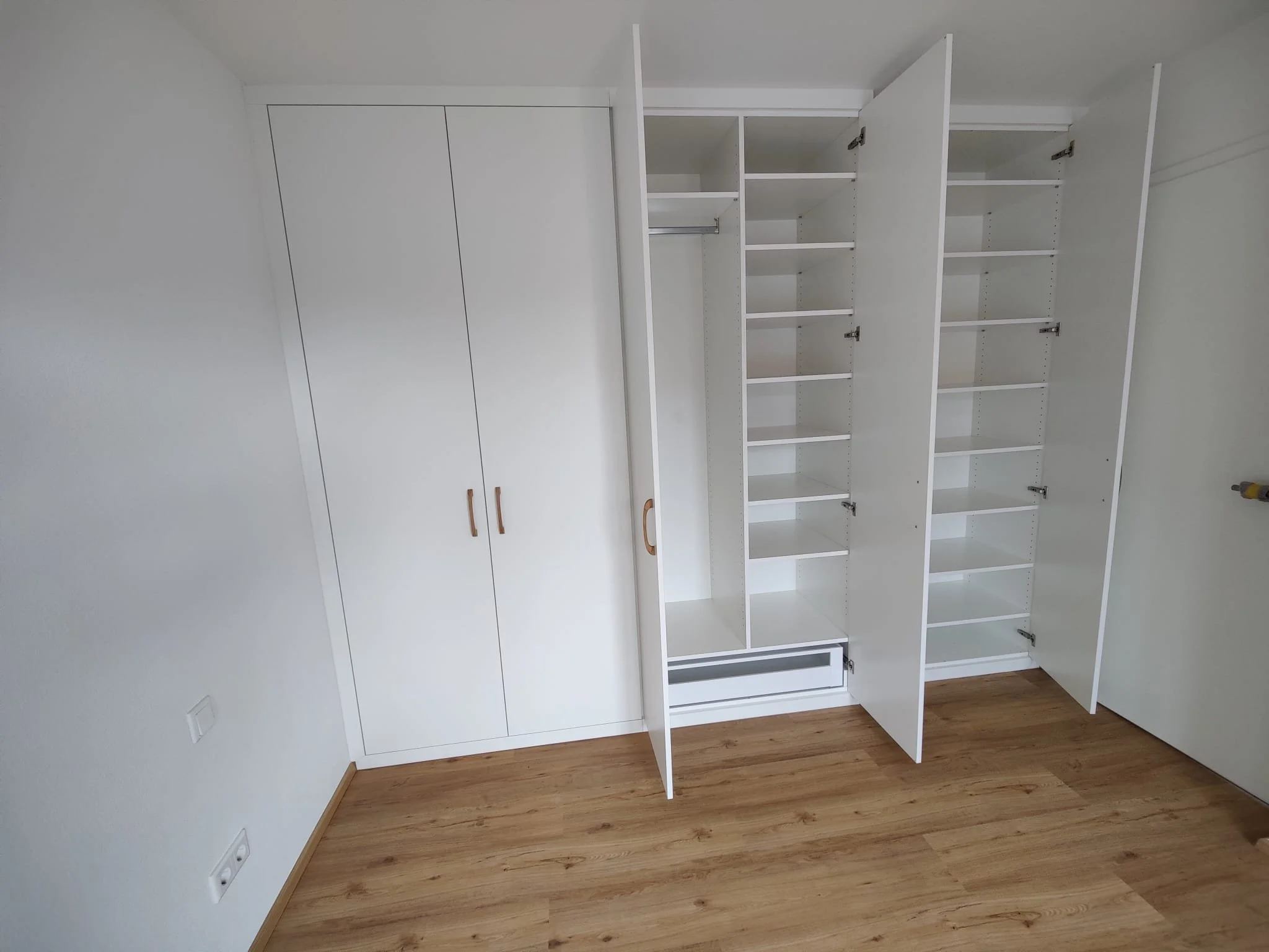 Einbaukleiderschrank