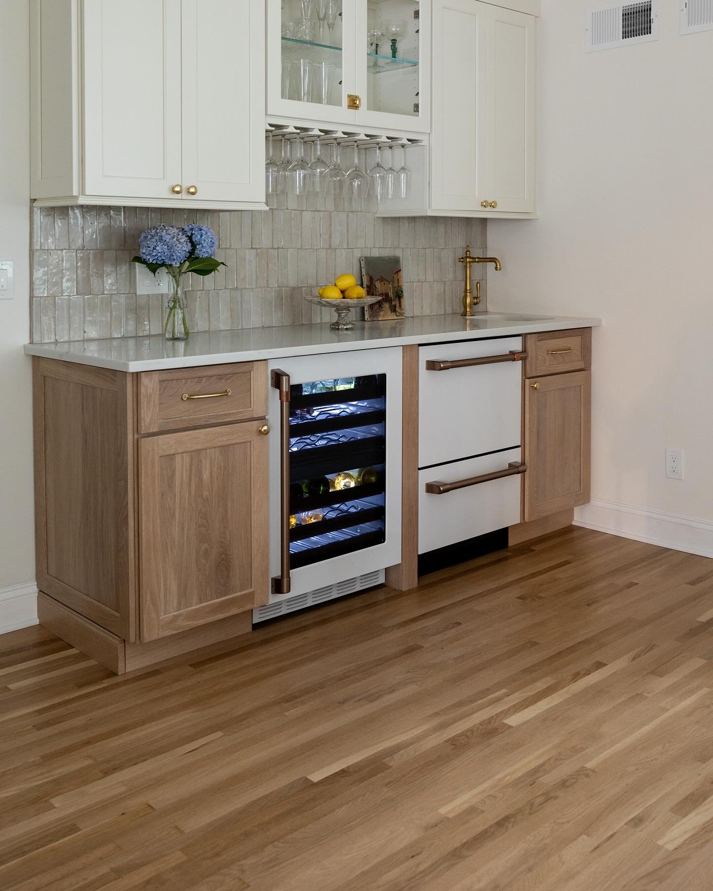 Custom stained, and refinished by @alpinefloorsnj 

It&rsquo;s always a joy to work alongside @apexhomedesign to help create such beautiful spaces!