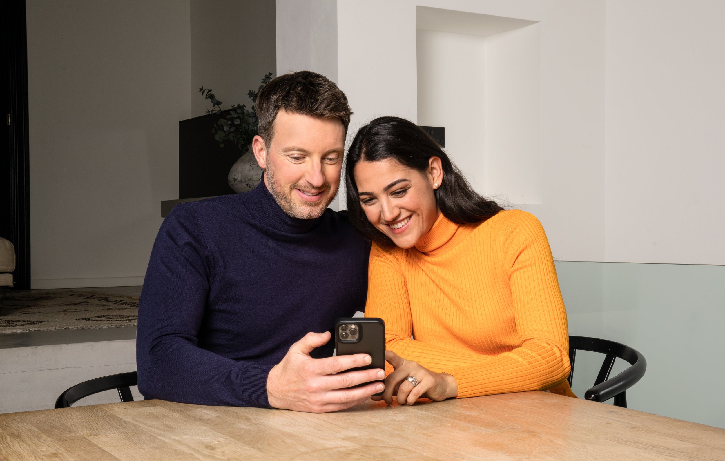 Phone (Couple)_Original.jpg