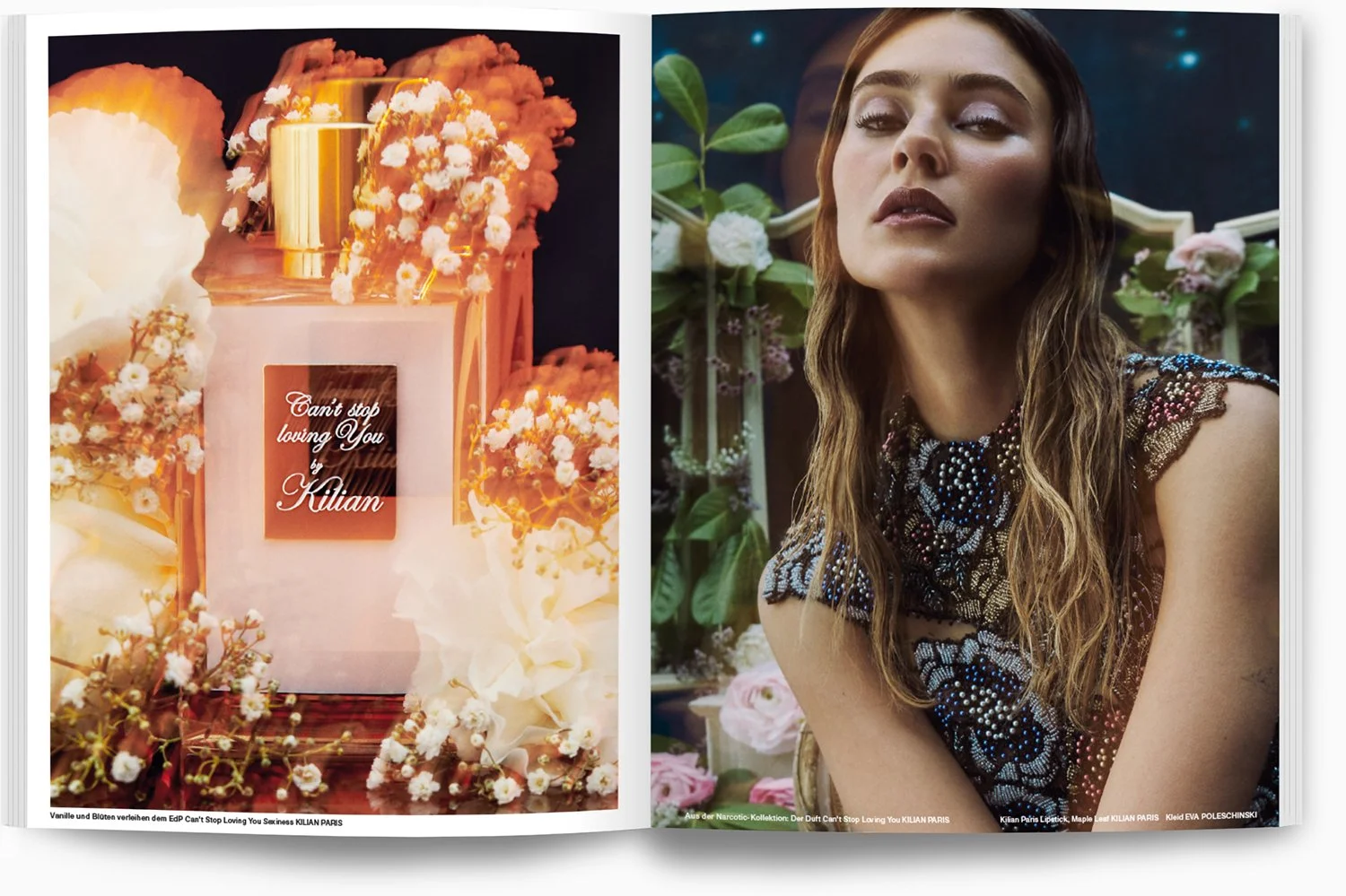 Auf der linken Seite ein Parfümflakon umgeben von weißen Blumen und Wolkenähnlicher Dekoration, mit einem Etikett, auf dem steht "Can't stop loving You Kilian". Rechts eine Frau mit langen, gewellten Haaren, die eine schimmernde, mit Perlen verzierte