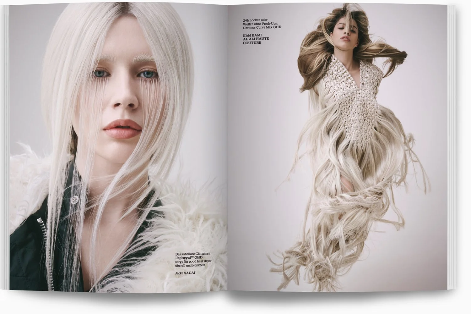 Zwei Modelaufnahmen in einem Hochglanzmagazin, mit Text auf der rechten Seite, zeigen zwei Frauen mit blondem Haar und Mode im weißen Fell-Look.