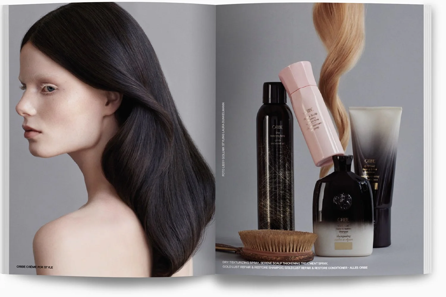 Ein Model mit langen, glatten braunen Haaren auf der linken Seite und eine Produktanzeige mit Haarpflegeprodukten auf der rechten Seite, inklusive Flaschen und einer Bürste.