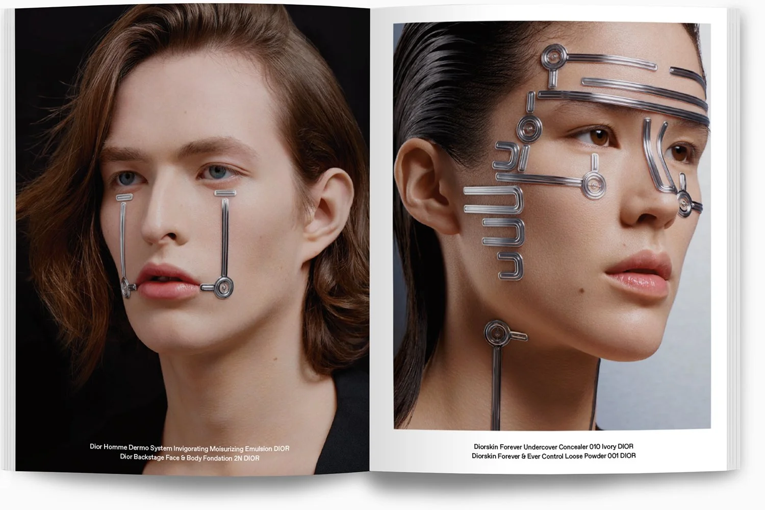 Zwei Models mit metallischen Konturen auf Gesicht, passend zu den jeweiligen Produkten, für Dior Hautpflege und Make-up.