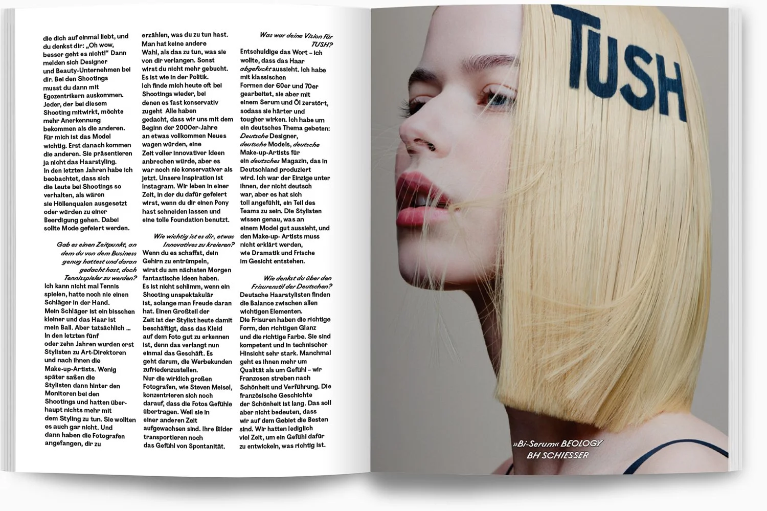 Doppelseite eines Magazins mit einem Portrait eines jungen Blonden, der 'TUSH' auf der Stirn geschrieben hat, und einem Text in deutscher Sprache.