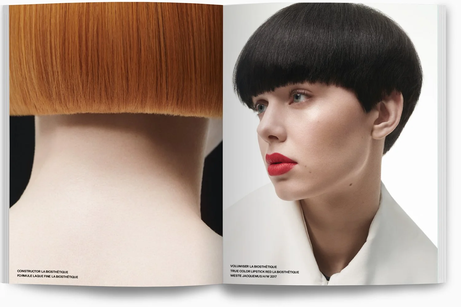 Eine offene Zeitschrift zeigt auf der linken Seite einen Ausschnitt eines Nackens mit weißer Haut und rot-orangefarbenem, gerader Bob-Frisur. Rechts eine Frau mit kurzer, glatter, schwarzer Frisur, rotem Lippenstift und weißem Hemd.