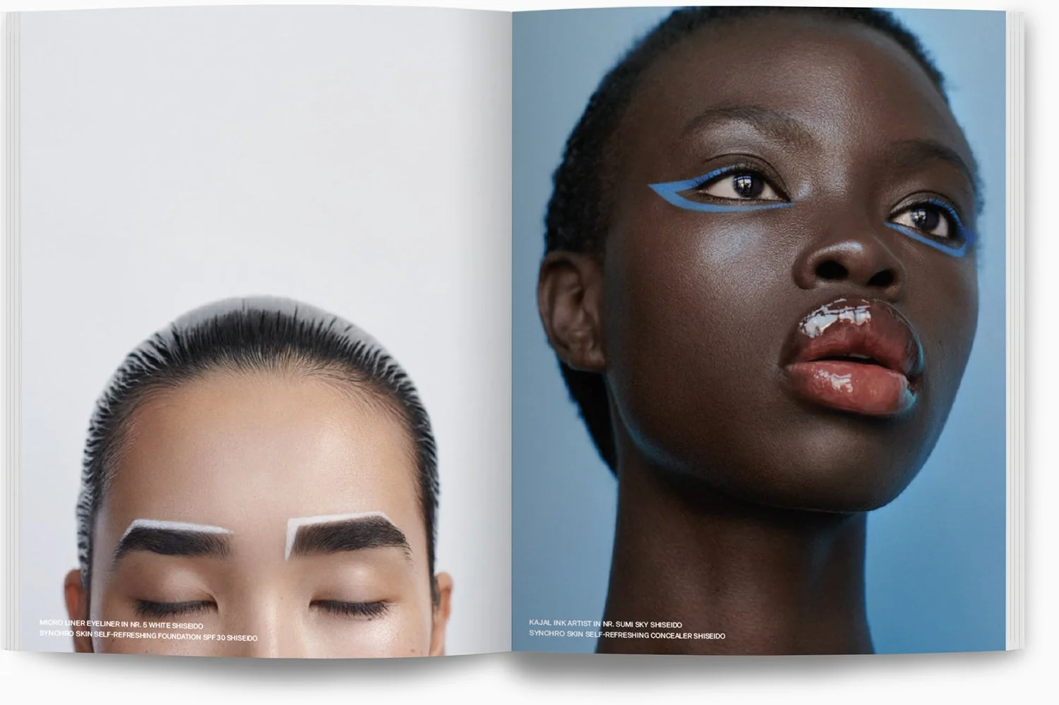 Zwei Model-Fotografien. Die linke zeigt eine Frau mit geschlossenen Augen, gezogener weißer Eyeliner und braunen Augenbrauen. Die rechte zeigt eine Frau mit blauem Eyeliner, lippens Lippen und glatter Haut.