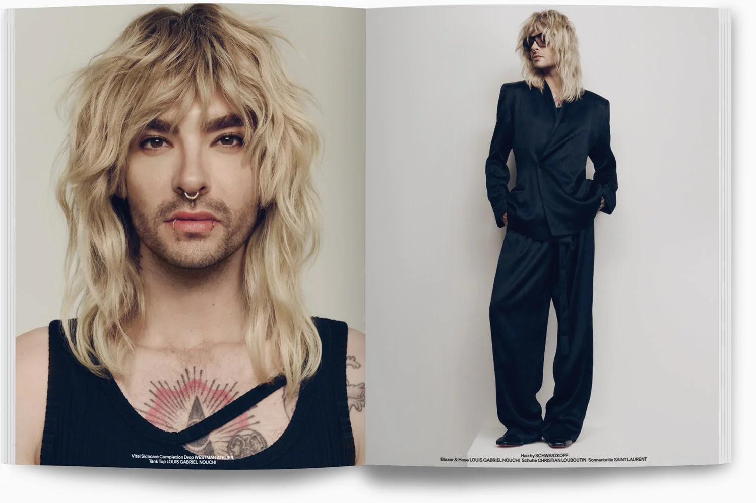 Zwei Fotos eines Mannes mit langen, blonden, lockigen Haaren, einem Nasenpiercing und Tattoos. Links ein Nahaufnahmeporträt, rechts ein Ganzkörperbild in dunkler Kleidung vor weißem Hintergrund.