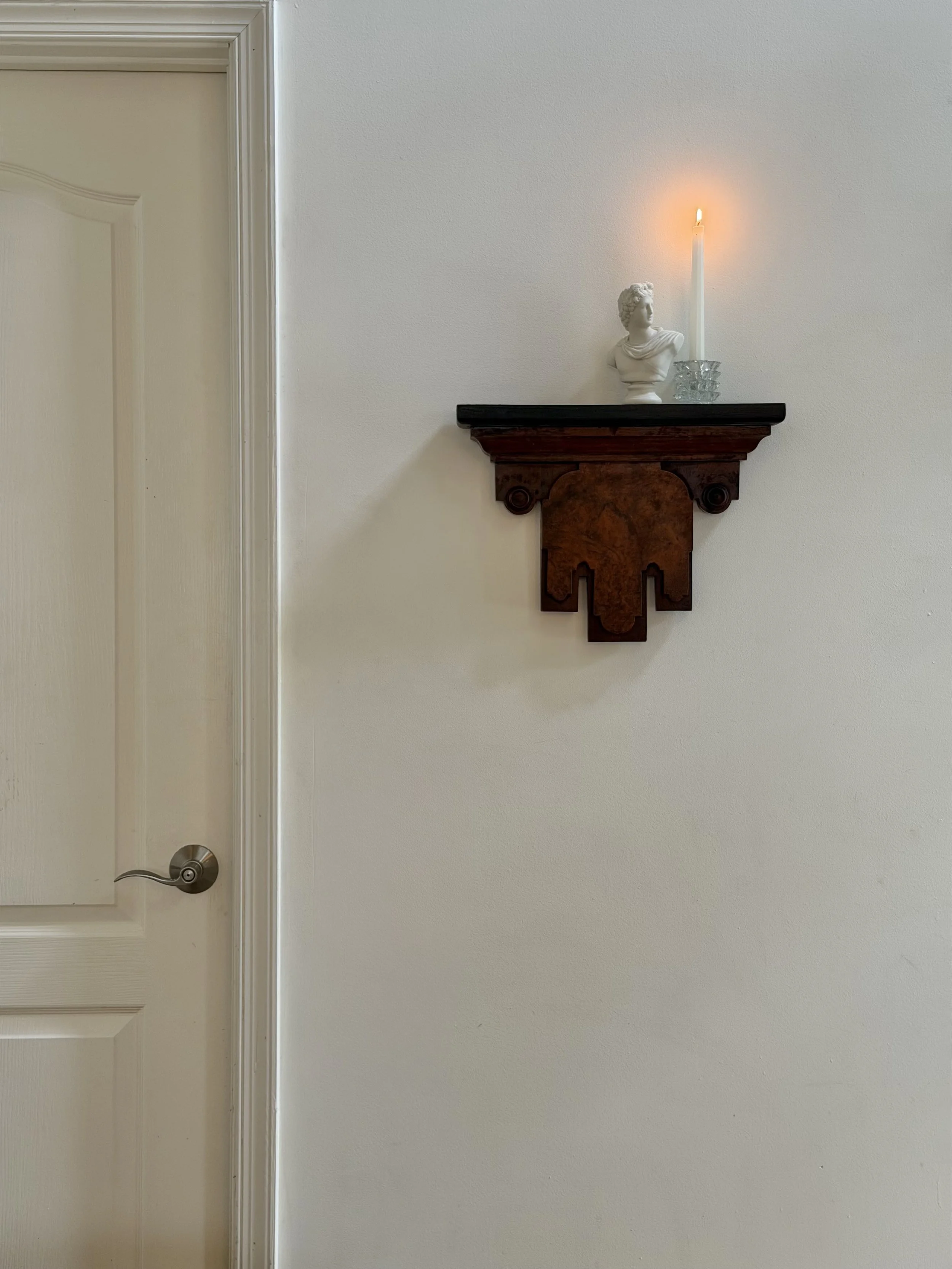Art deco shelf