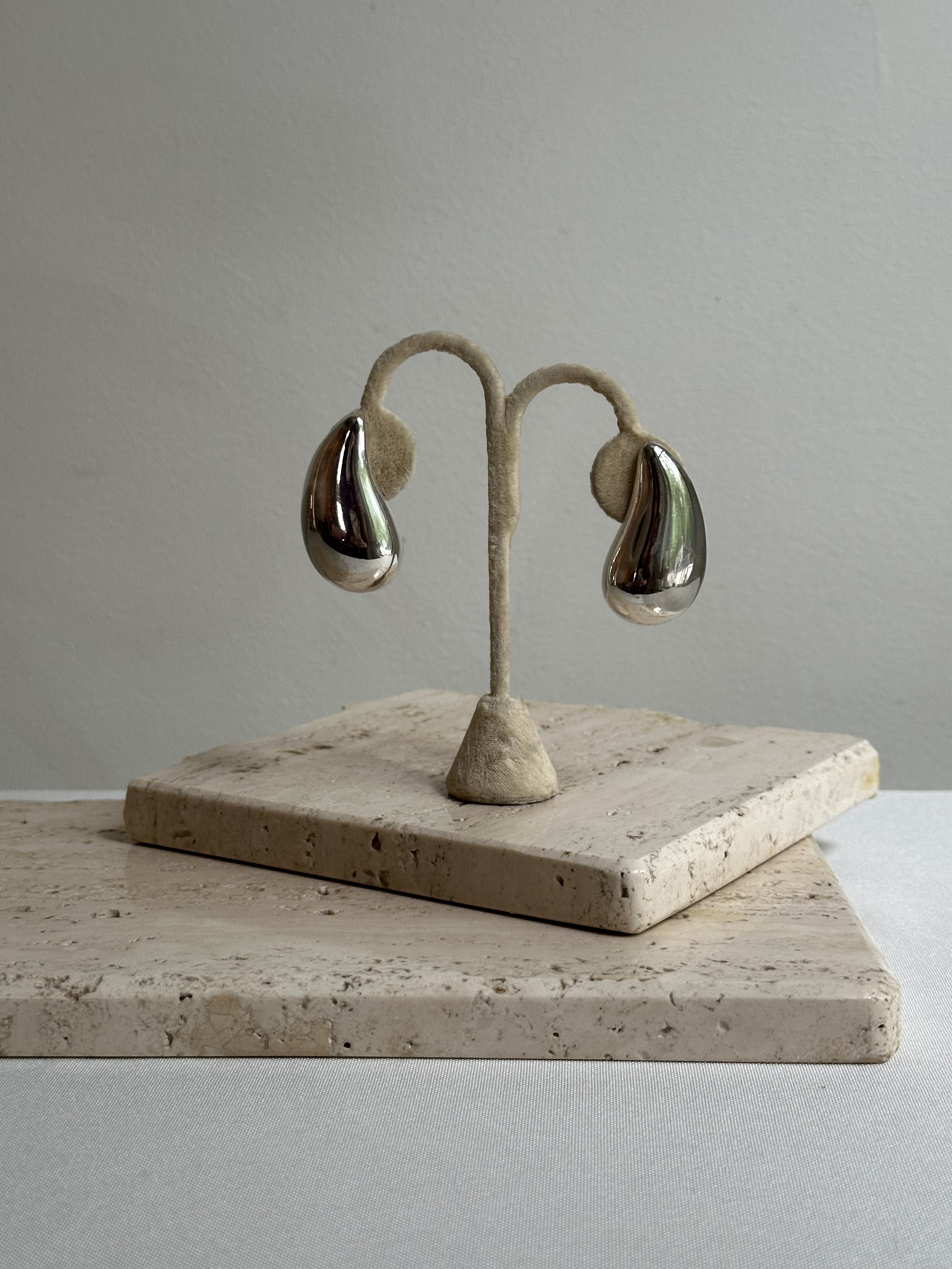 Teardrop earrings