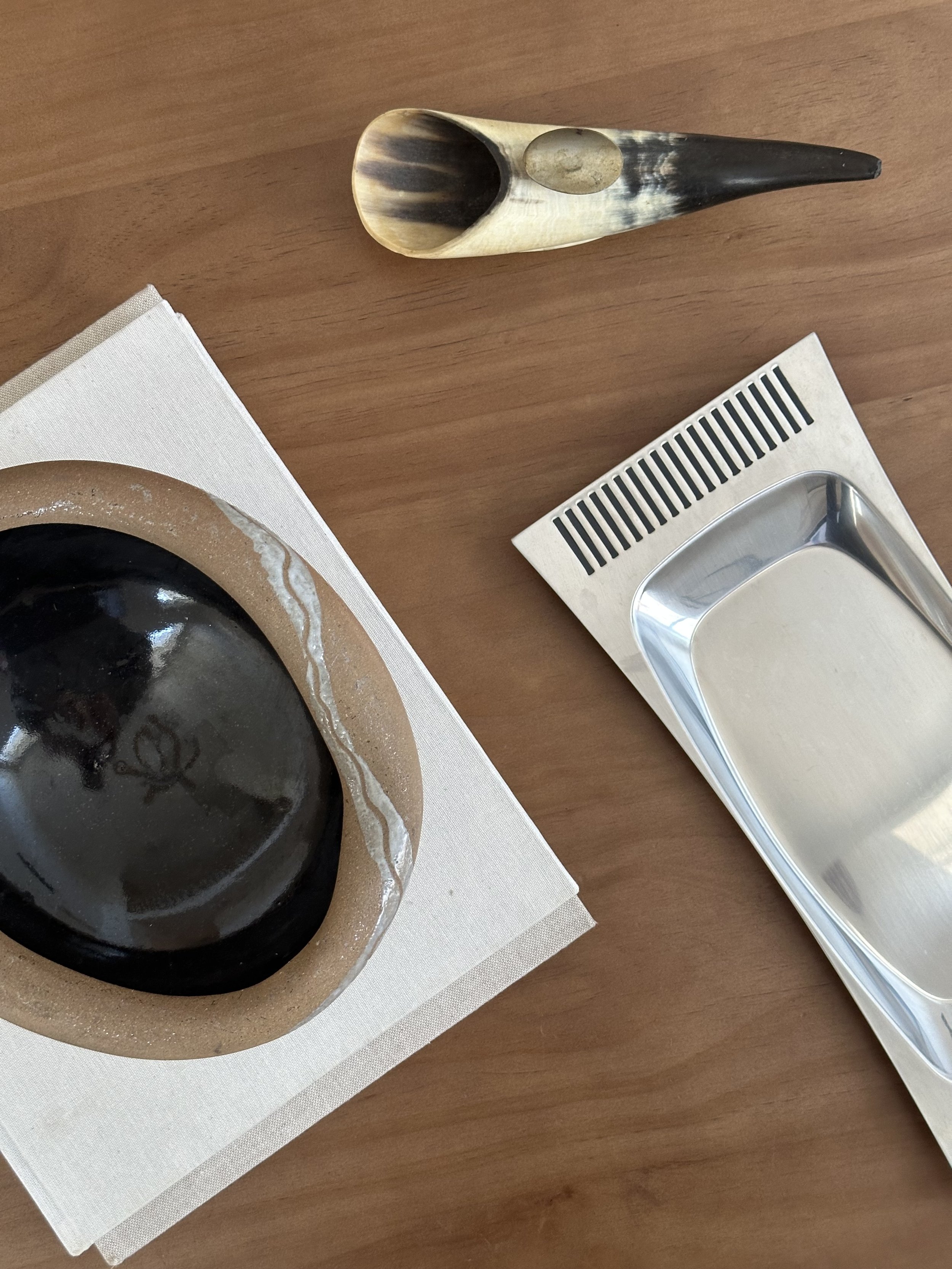 Horn ashtray