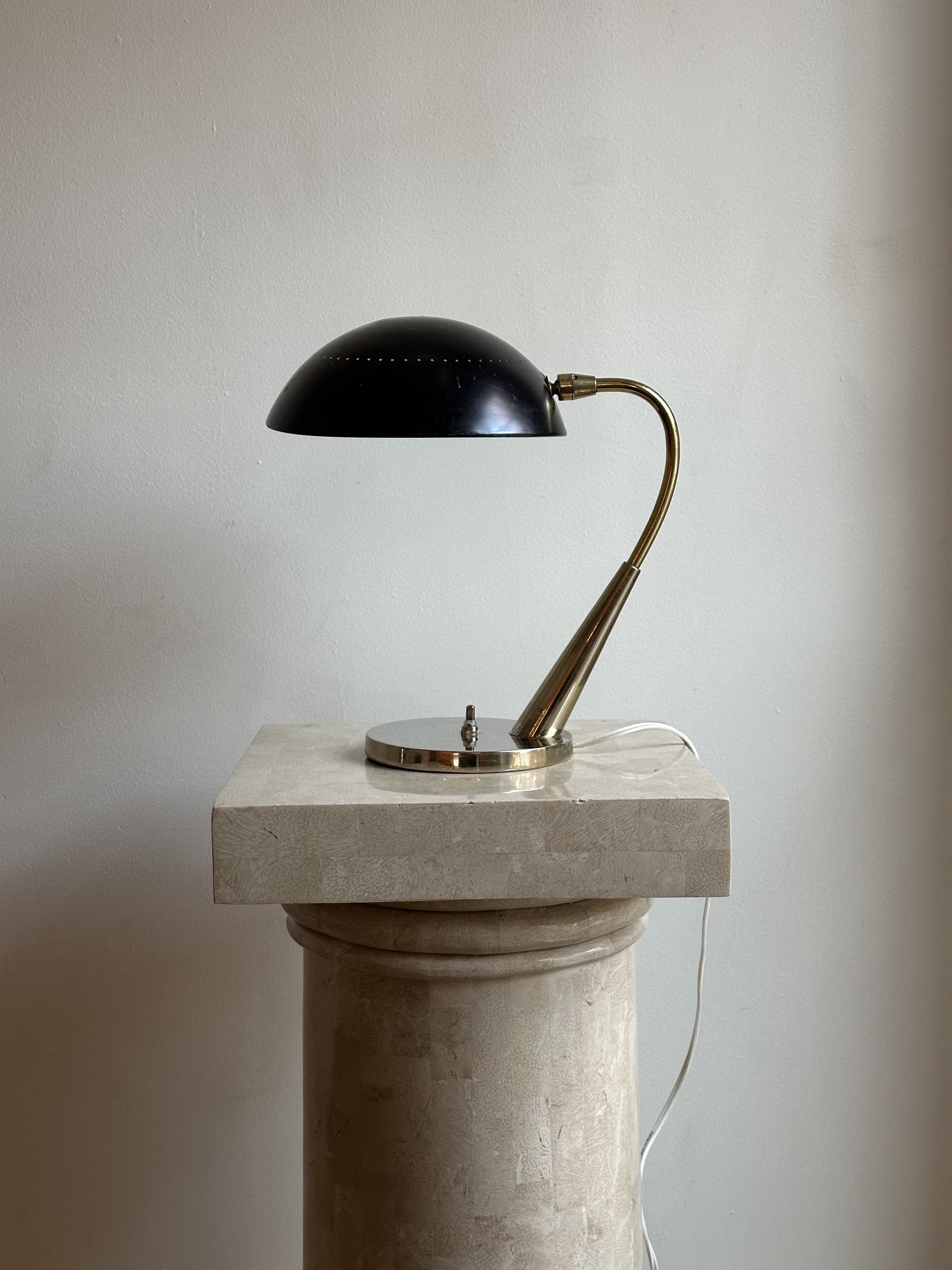 Laurel table lamp