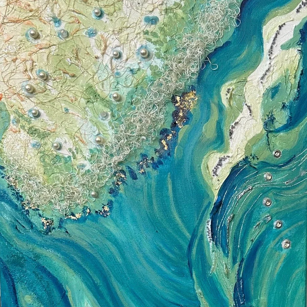 🧵 Meet Beverly Walker &mdash; featured artist for the 2026 Lakeside Artists Studio Tour!

Beverly is an award-winning fiber artist who blends her background in oil and watercolor painting with tapestry weaving, silk painting, fabric collage, needlew