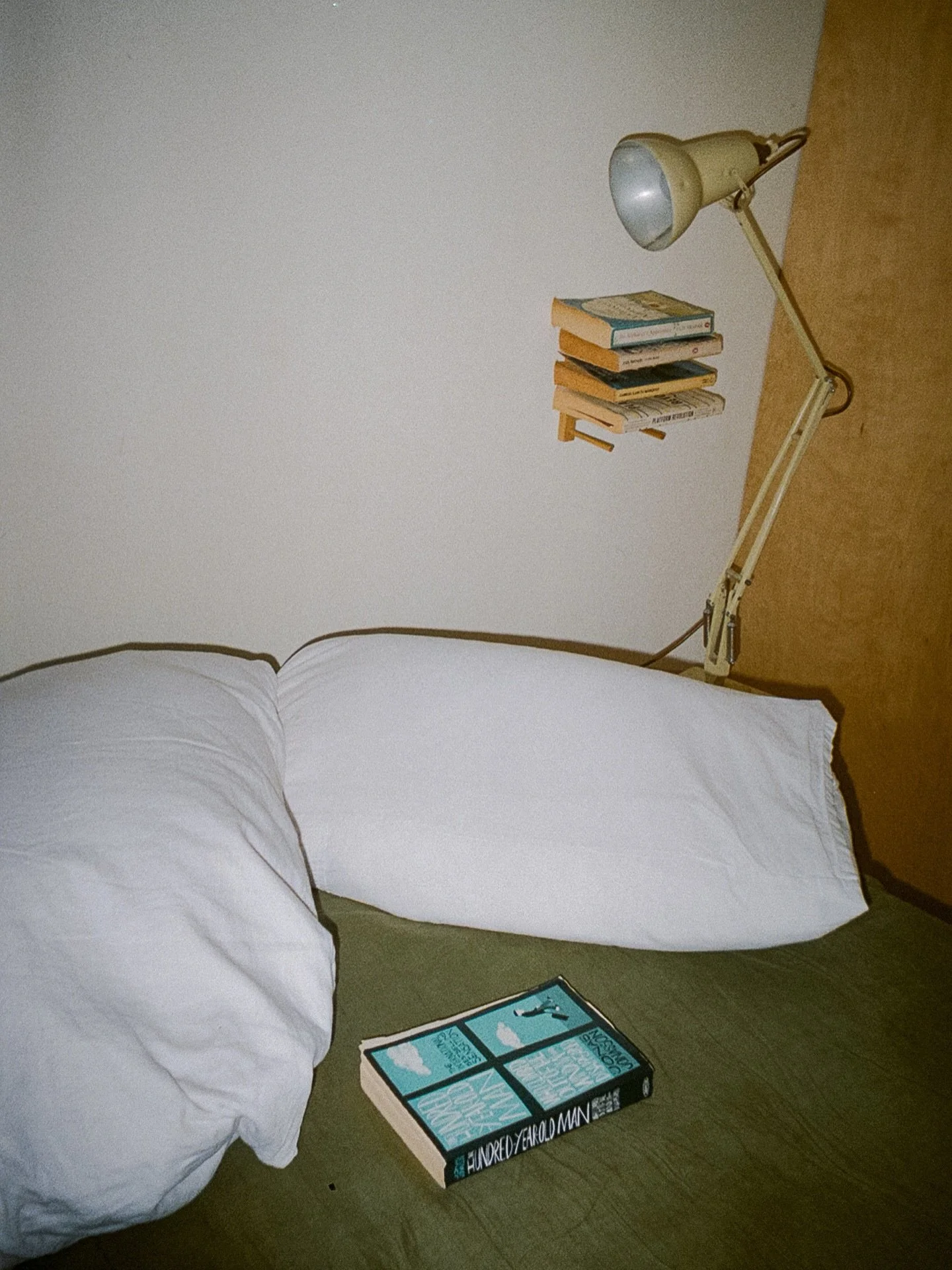 Hackney Road. Sometime last summer.

Sunday night nostalgia.