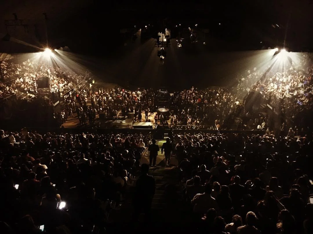 Standing by
.
.
#asuncion #paraguay #cirquedusoleil #sep7imodia #automation #theatre #tourlife #arena #crowd