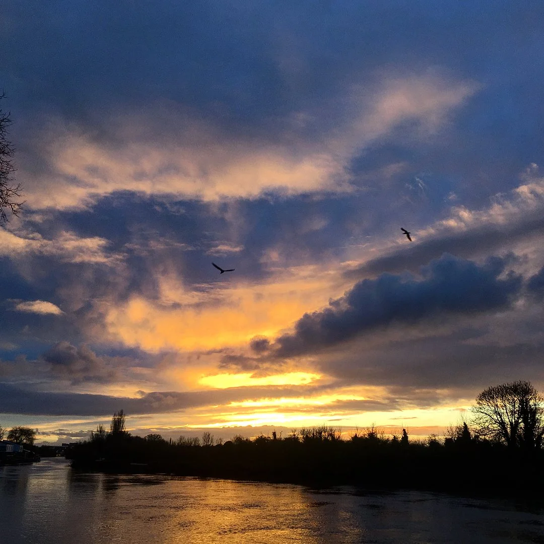 Sun sets on 2017
#Sunset #Surbiton #Kingston #River #Thames