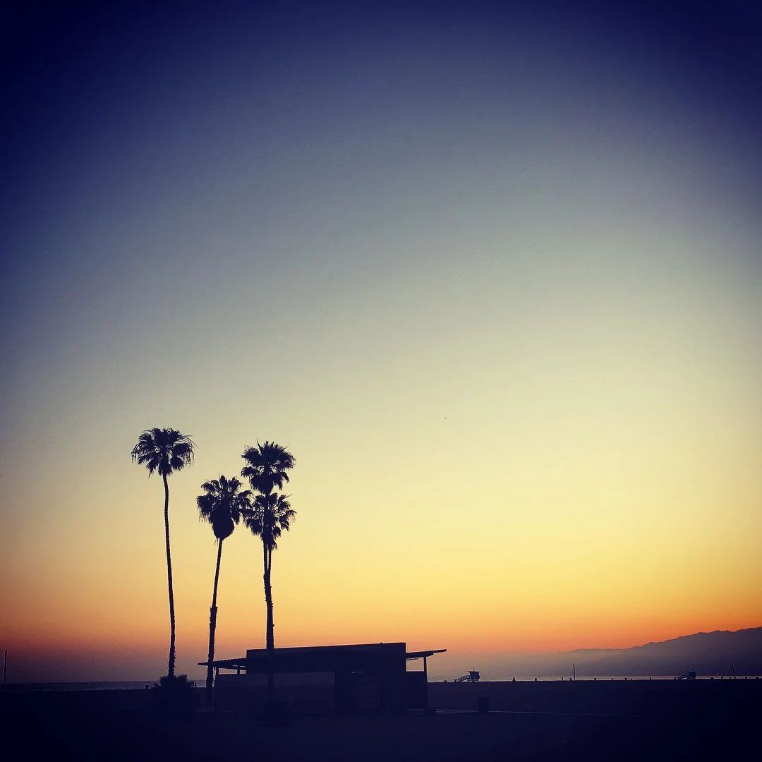One day LA
.
#LA #losangeles #SantaMonica #griffithobservatory #hollywood #hills #california #usa #beach #palmtrees #sunset #tourlife #mirror #reflection