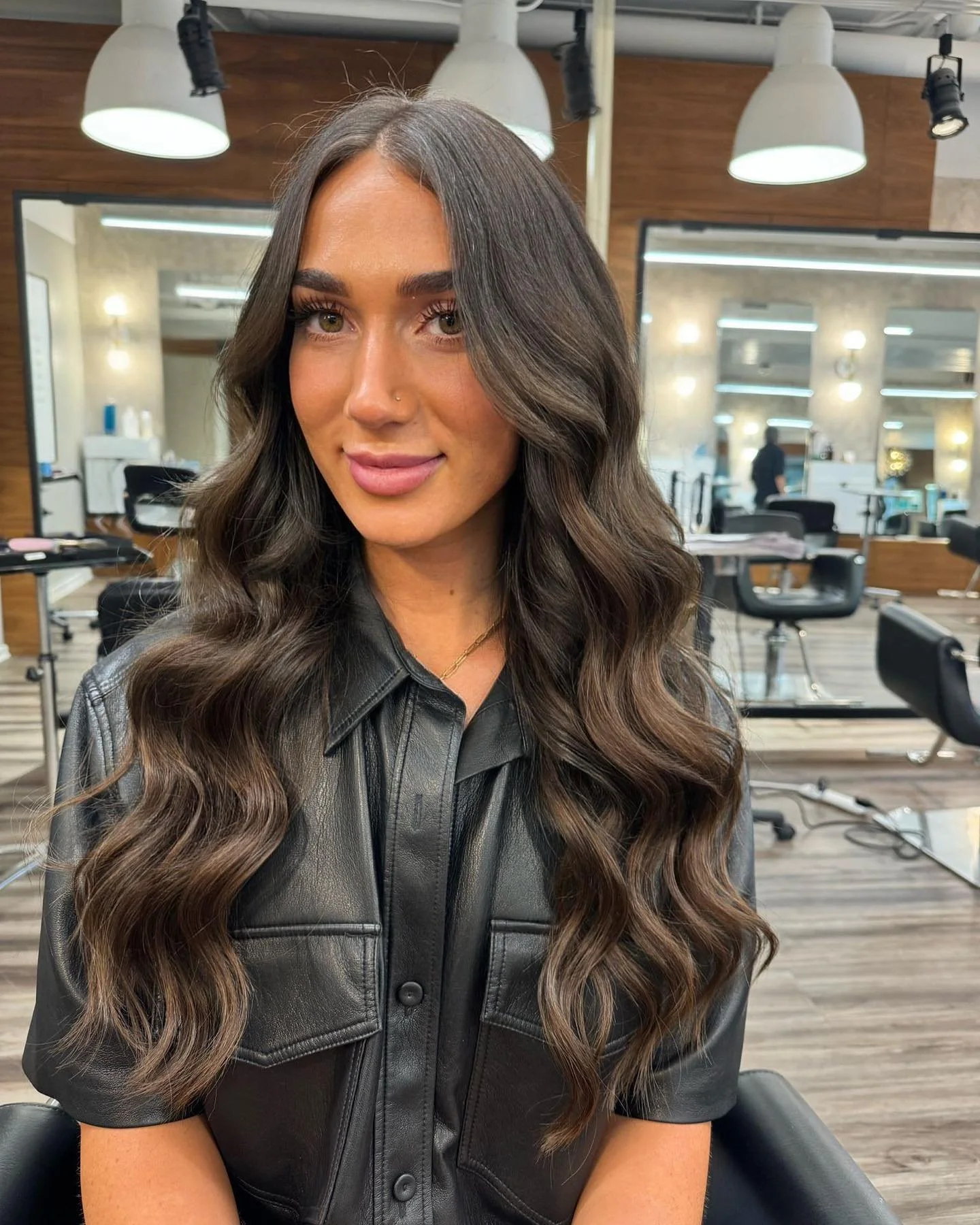 Did someone say hair crush? Because we are seriously crushing over this hair 😍😍

Gorgeous light balayage and keratin by @gabriellehair 

Ready to start your dream hair journey?
Contact us today 💌

#hairextensionsaustin #tapeextensions #austinhaire