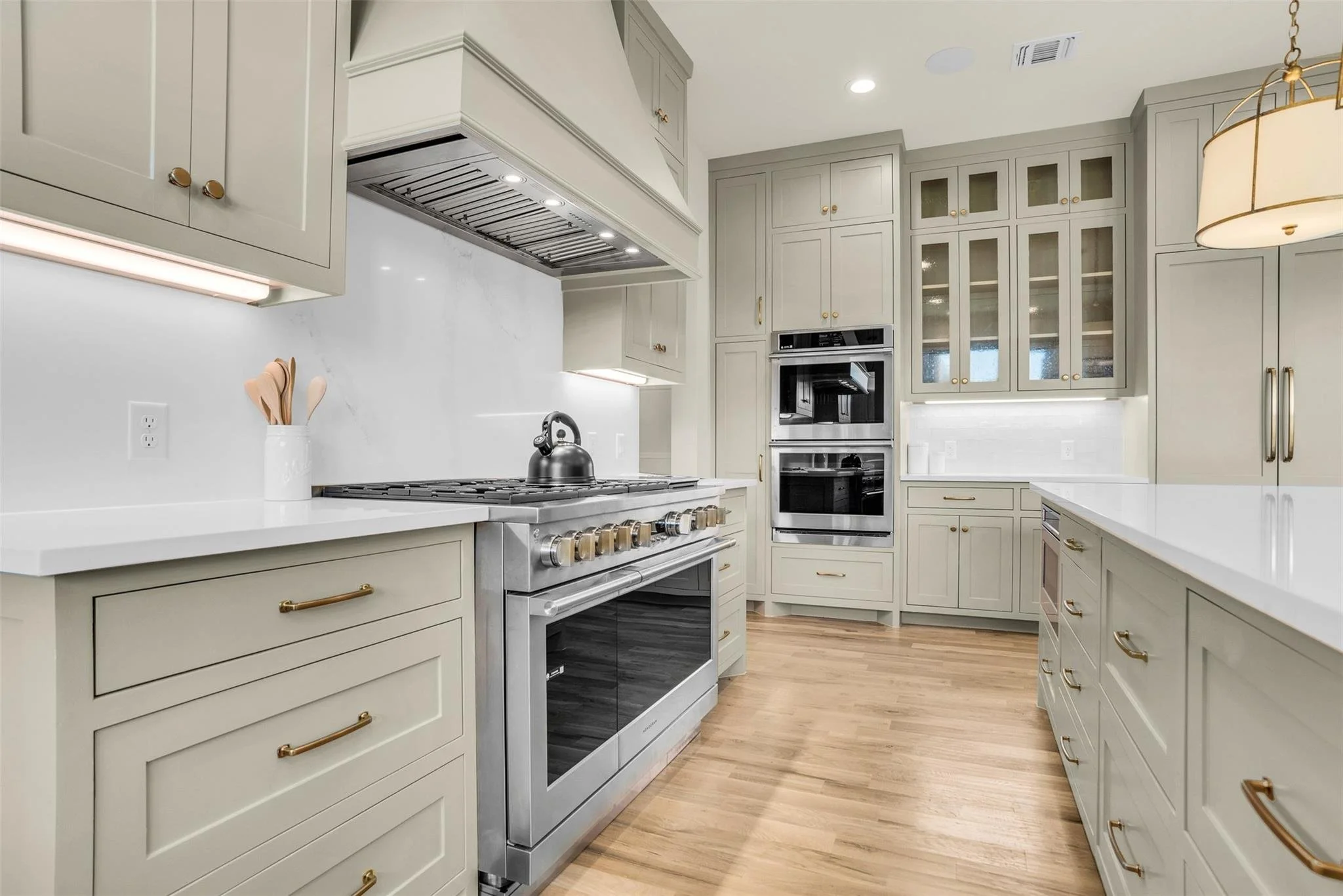 Chefs Kitchen.jpeg