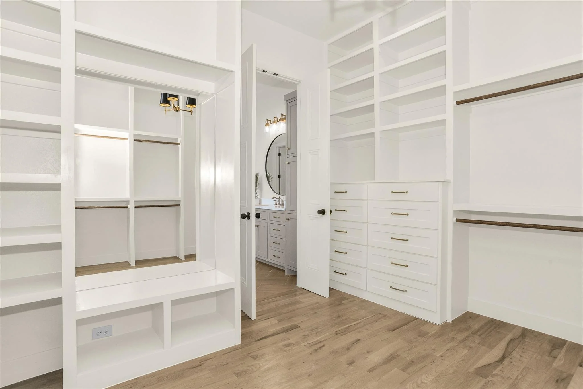 Master Closet.jpeg