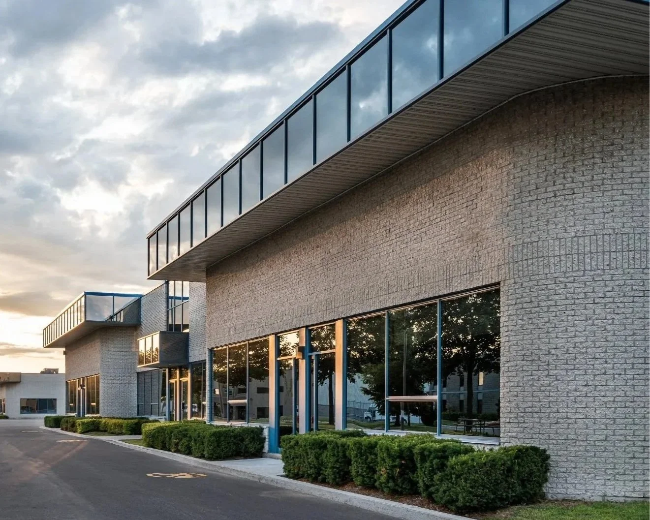 Commercial pest control services for East Valley businesses — Pest Free AZ serves offices, retail, and commercial properties throughout Mesa, Gilbert, and Apache Junction.