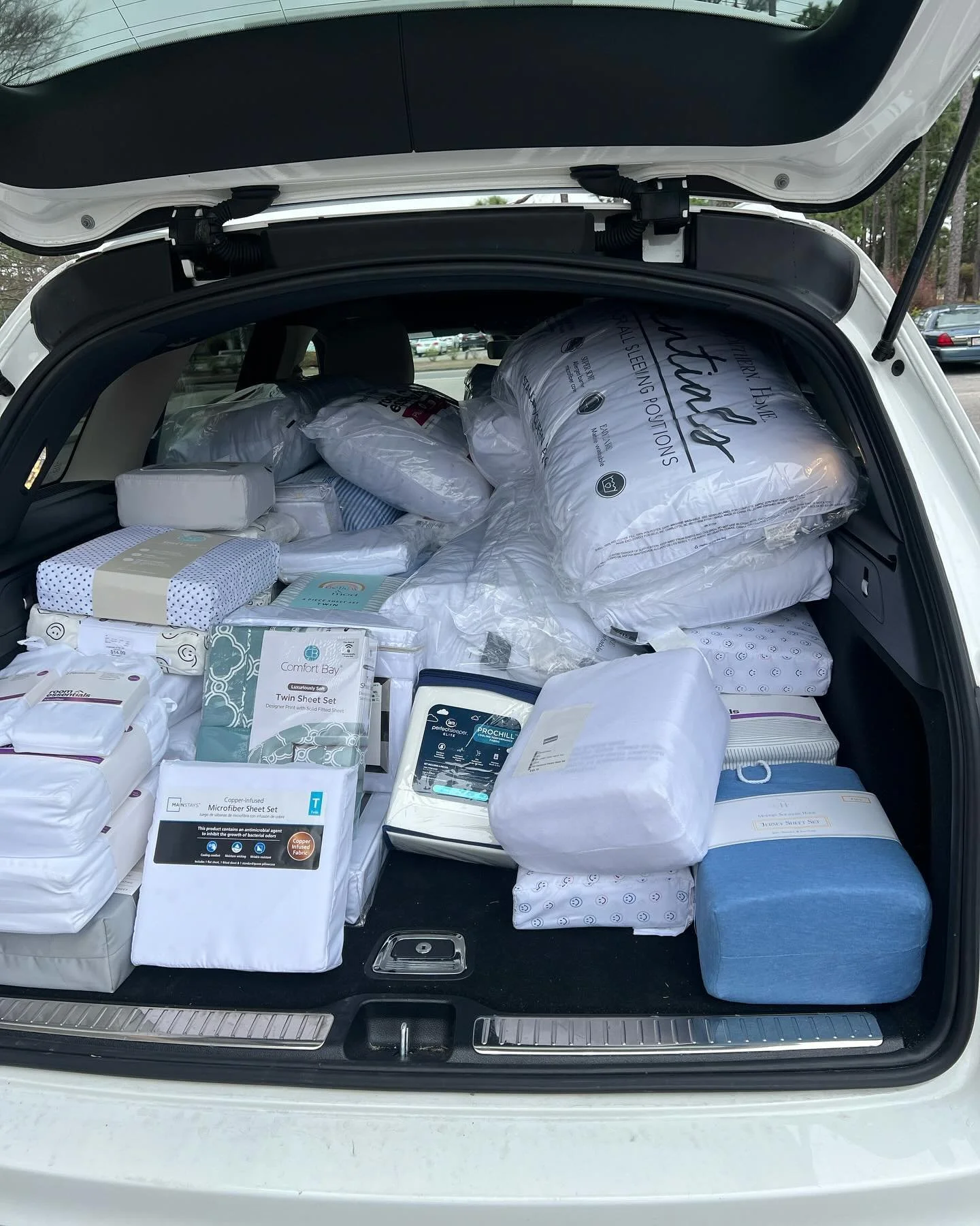 Wonderful donations of linens from the Ministering Circle members for two great organizations making a difference in our community! Sleep In Heavenly Peace and2Share.  #sleepinheavenlypeace #2share #wilmingtonnonprofit #wilmingtonnc #wilmingtonphotog