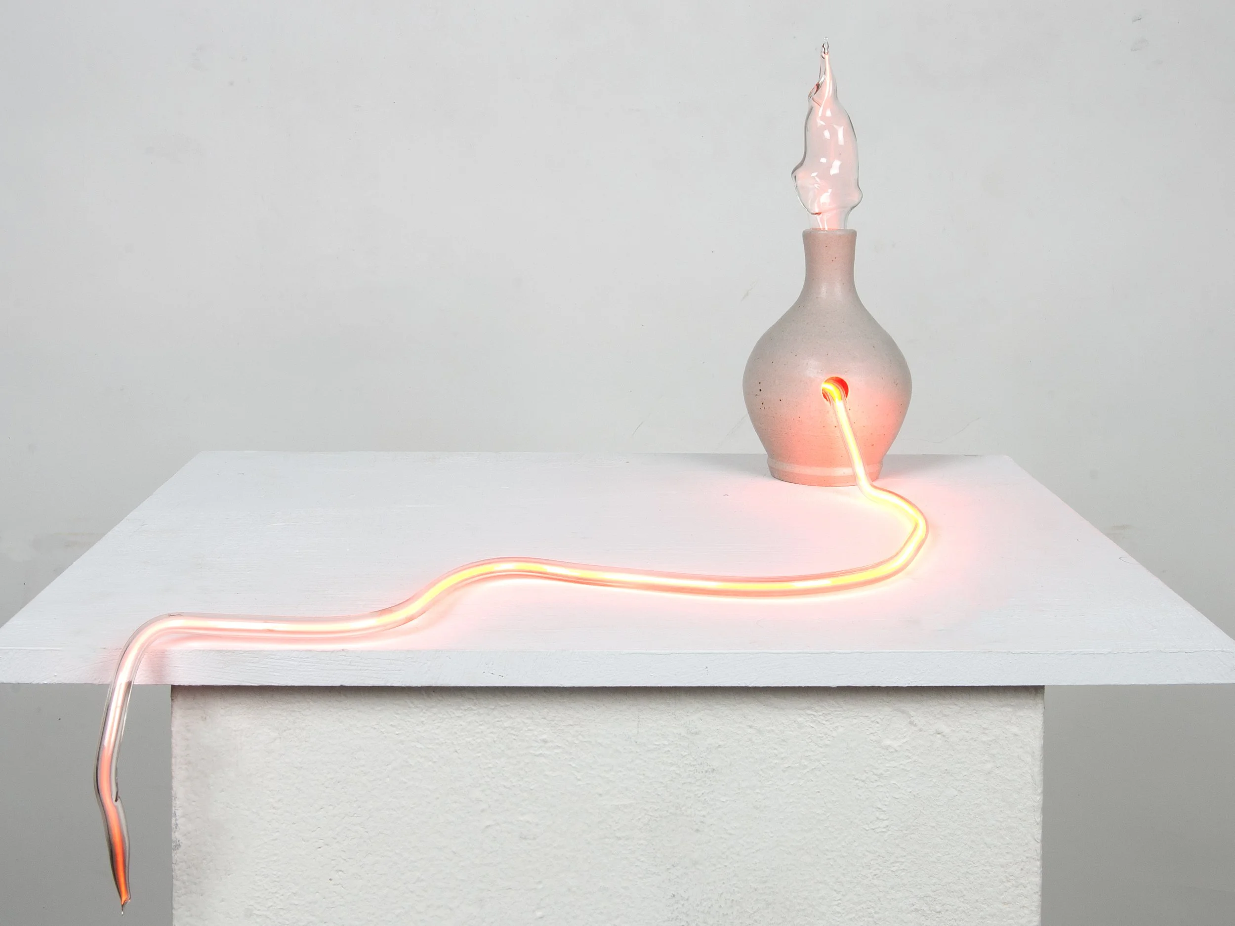 Leak (neon, ceramic)