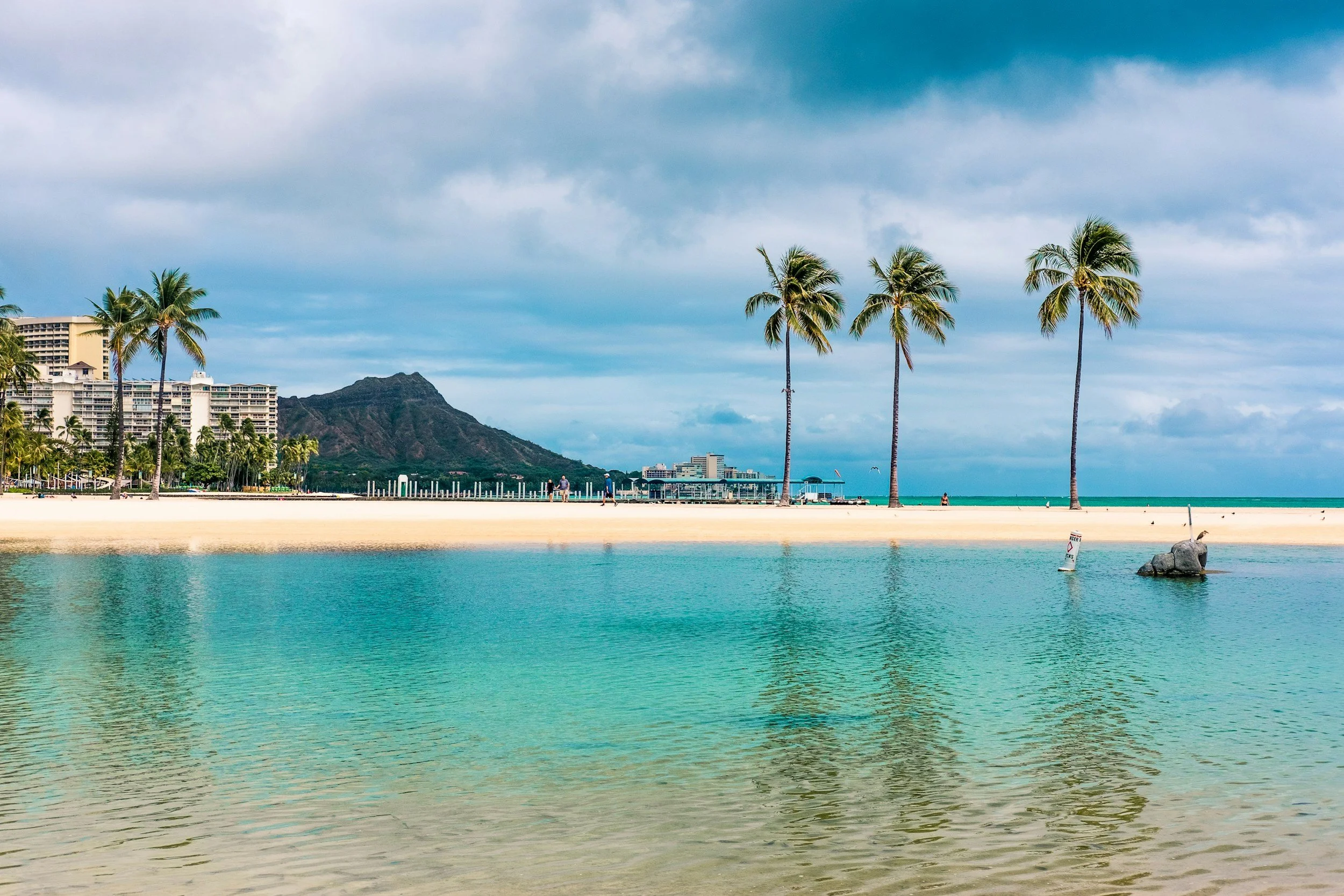 🌺 Top 5 Stunning Places to Have a Maternity Session on Oʻahu (Perfect for Your Babymoon)