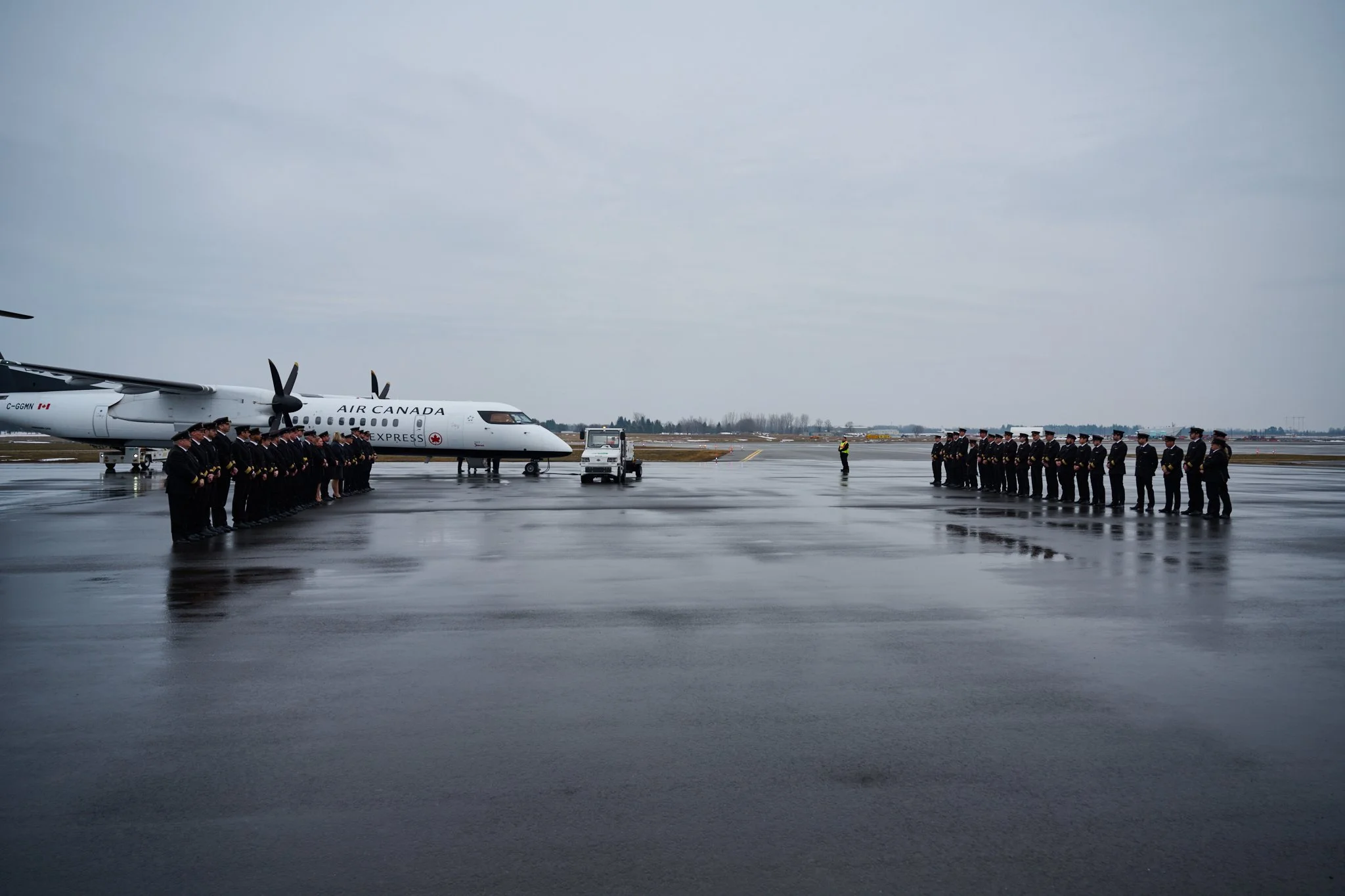 ALPA pilots lined up in Ottawa on March 26th 2026 for First Officer Mackenzie Gunther’s final flight home. Hundreds of uniformed pilots gathered to receive the repatriation flight, paying their respects to the young Jazz Aviation First Officer from F