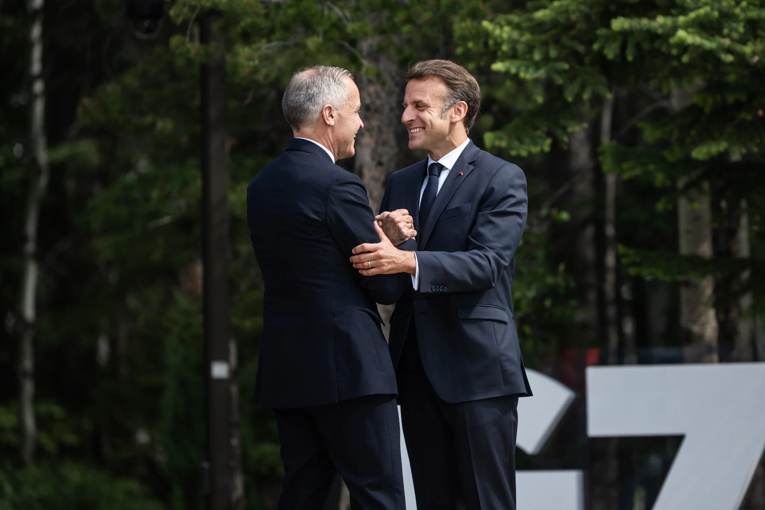 The Prime Minister of Canada, Mark Carney, welcomes the President of France, Emmanuel Macron, to the G7 Leaders’ Meeting in Kananaskis, Alberta.

Photographed for The Government Of Canada