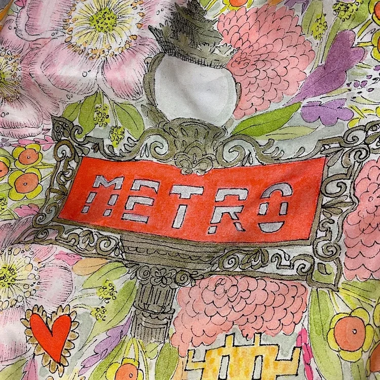 Every scarf tells a story: let's go to Paris