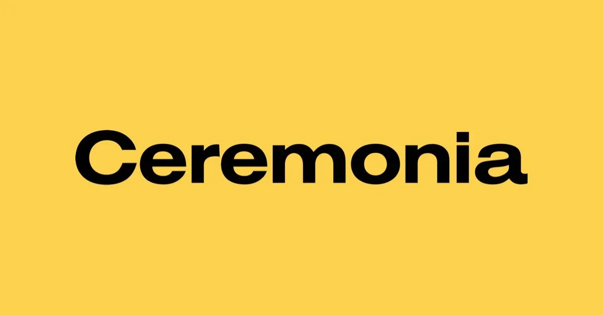 The word 'Ceremonia' in black text on a yellow background.