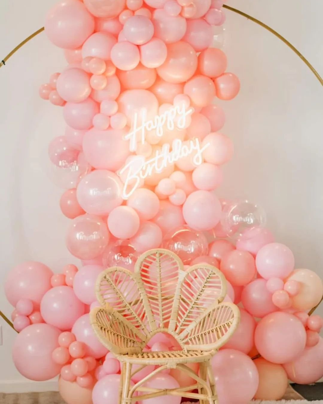 Happy 1st birthday to Olivia 🌸🎀💖🎉

ballon arch by Jocelyn J Jimenez 
photography by @c_c_photography2024