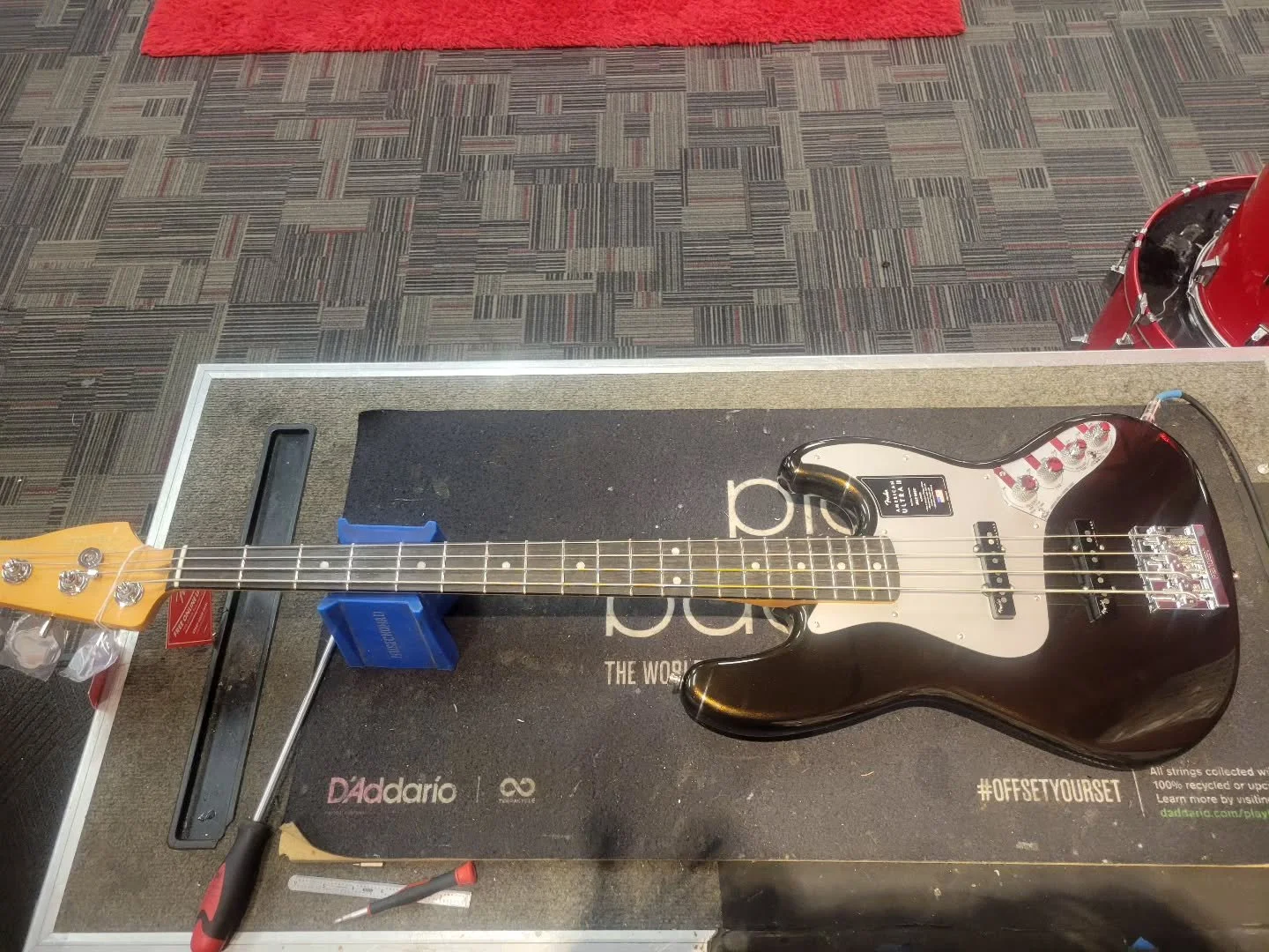 Got to do a quick setup on a new Fender Ultra II Jazz bass for @sergio.medina93 and @therealwillswan before the @dancegavindance tour. Can't wait to see them on Saturday!