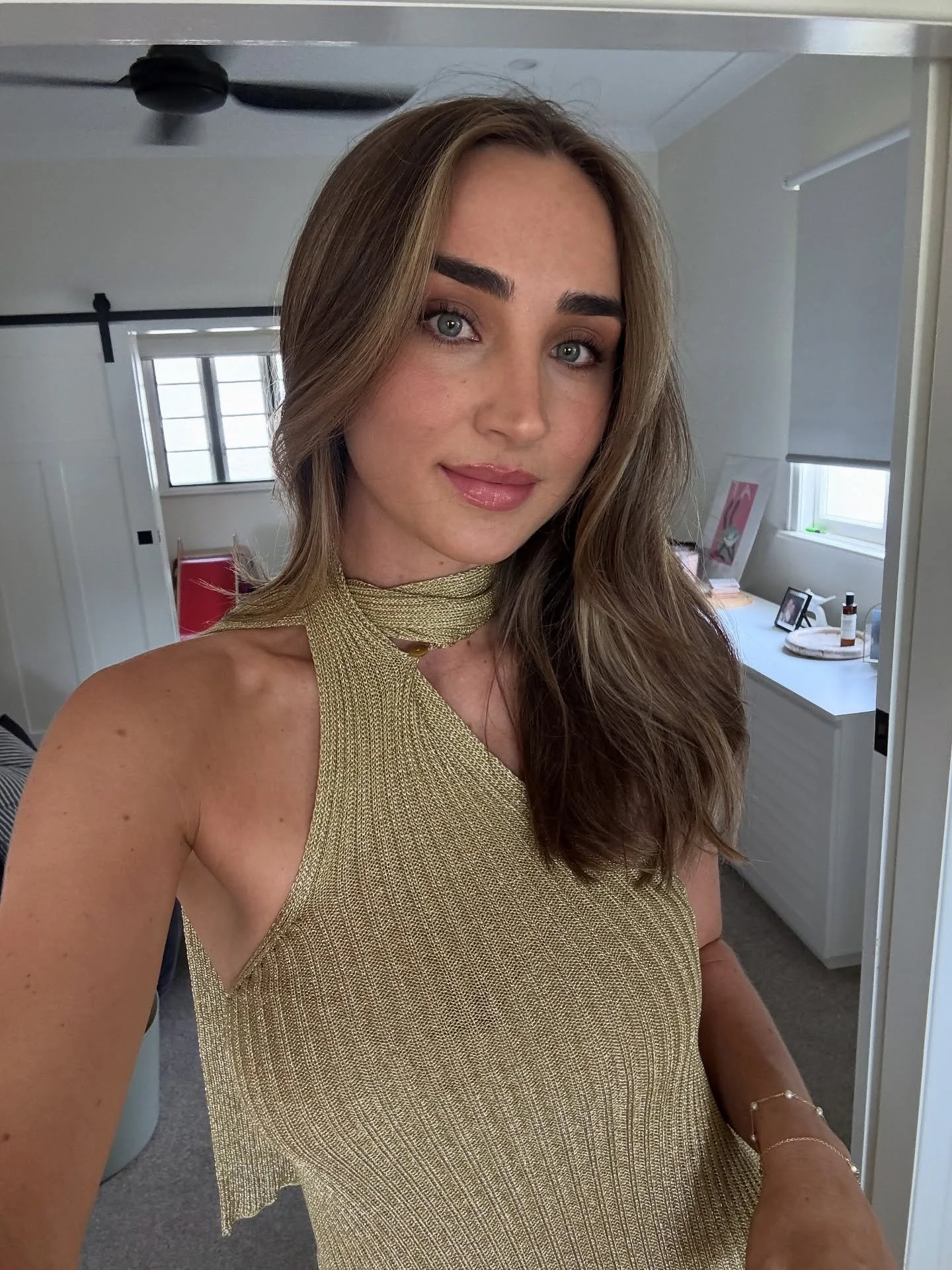 amelia_strofield_post_13_10_2025_21_15_573742444365303465081.jpg
