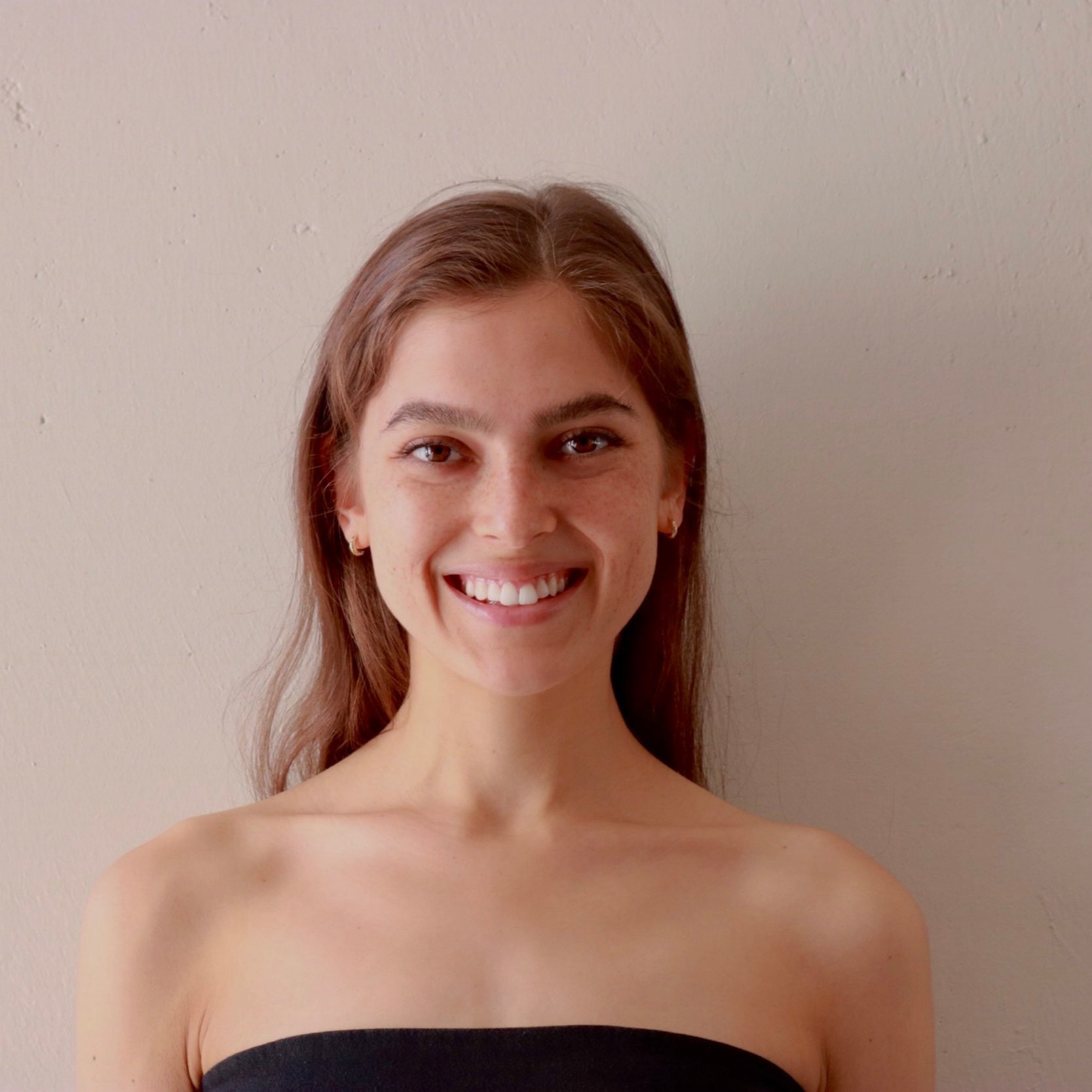 Leila New Headshot.jpeg