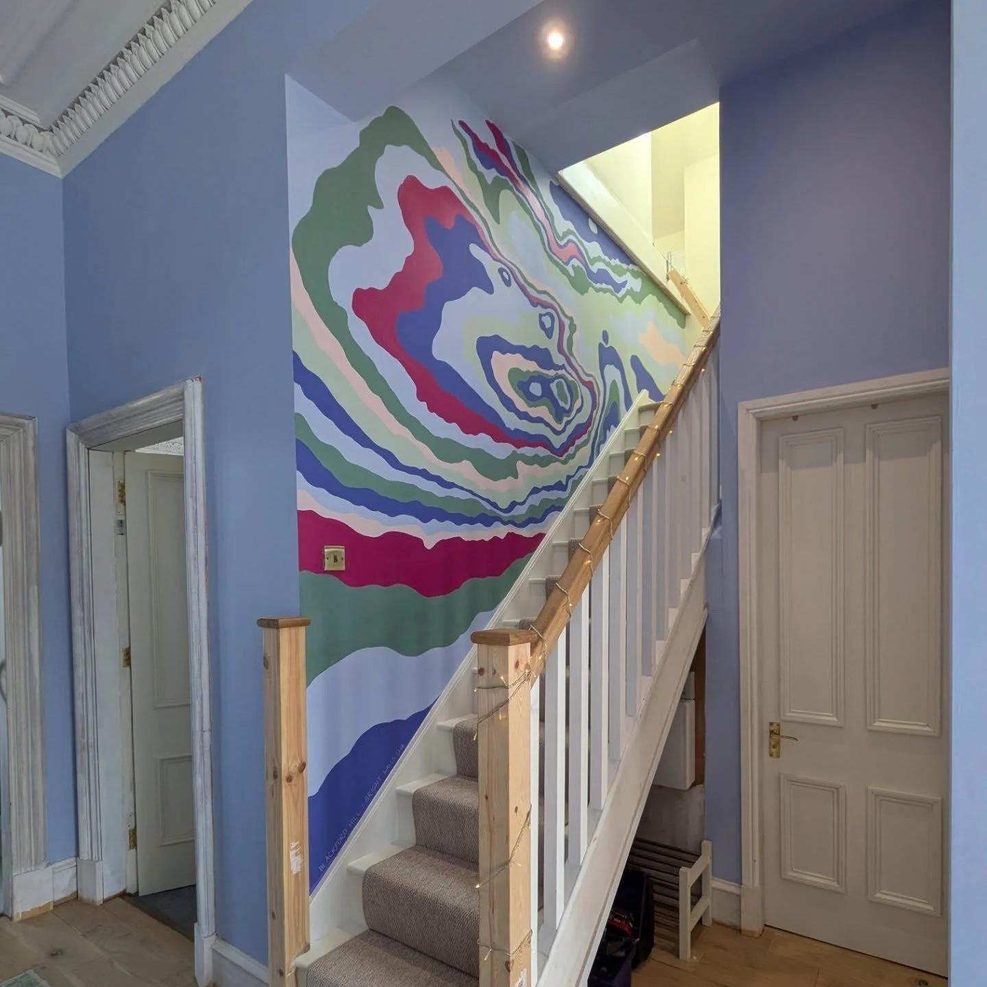Climbing Blackford Hill just got a whole lot easier. 😉⛰️

Swipe to see the before!

#EdinburghArt #MuralArtist #BlackfordHill #BeforeAndAfter #InteriorMural EdinburghCreatives