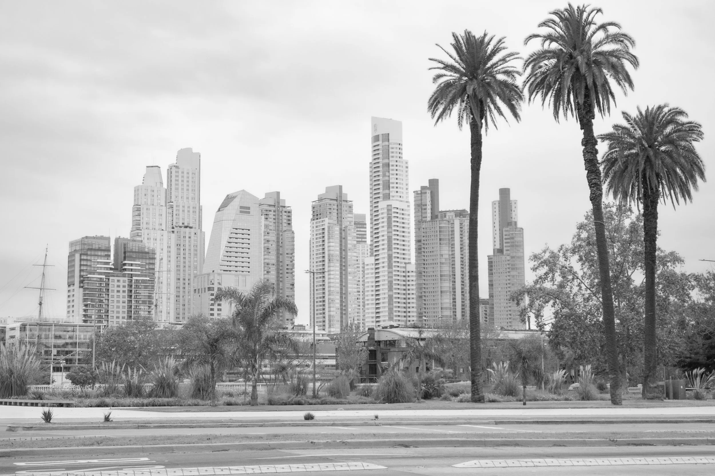 Argentina Skyline (BW).jpg