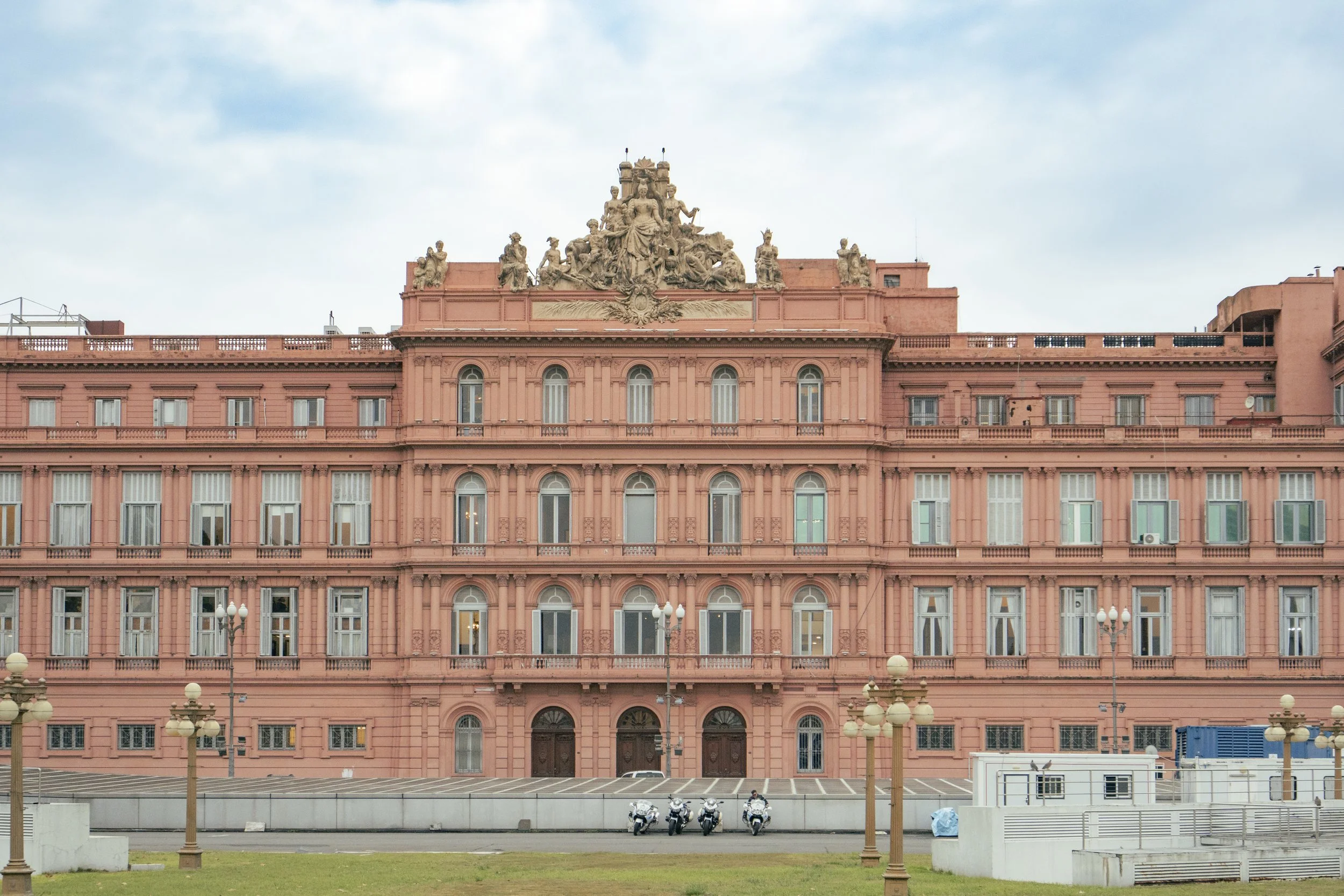 La Casa Rosada.jpg