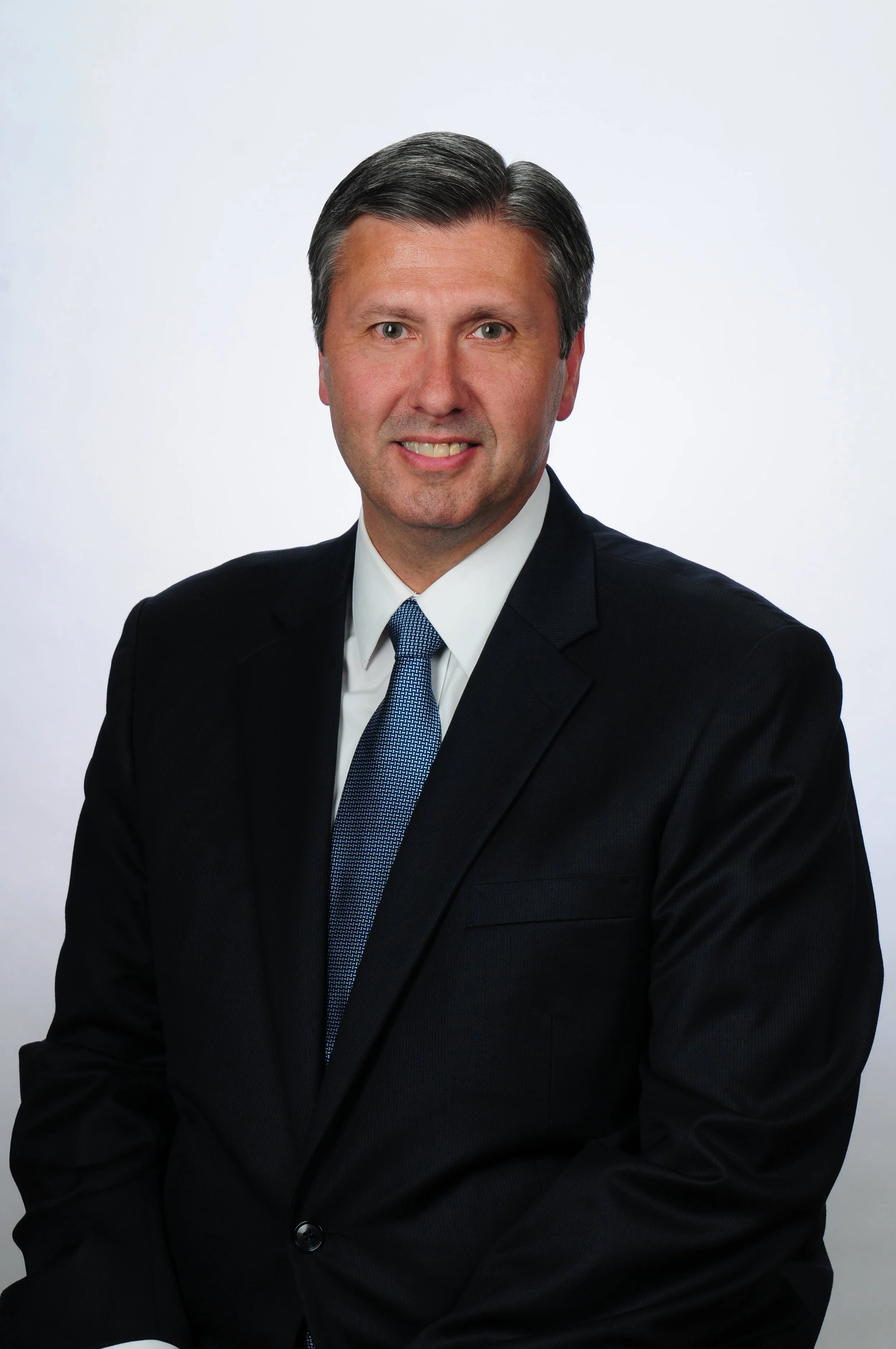 Long Time Area Bank Executive Retires