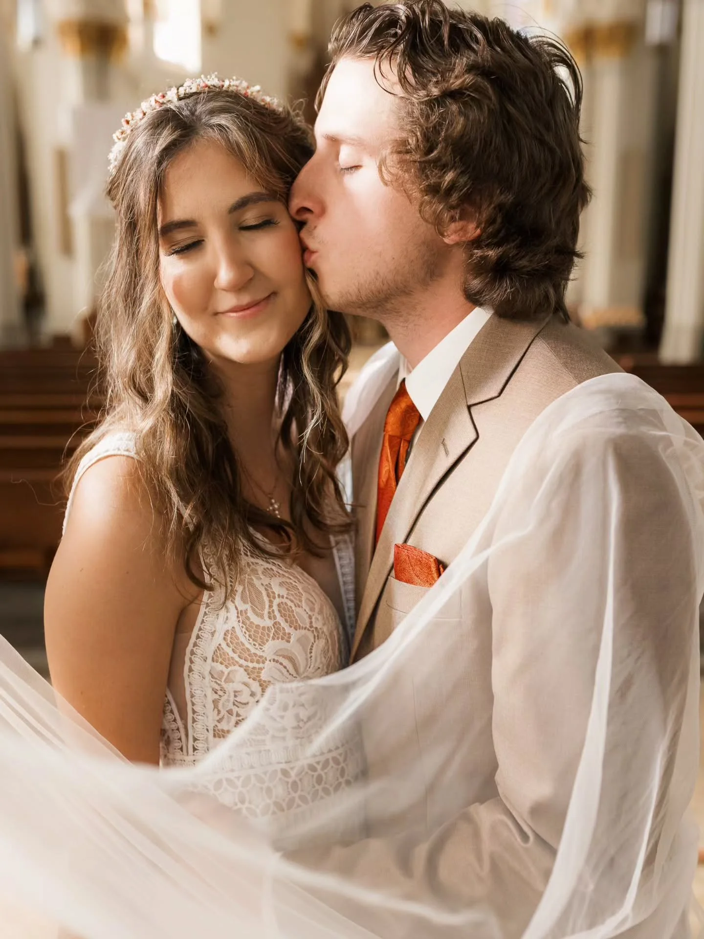 Grace was one of my "natural" brides from 2025! To my natural girls, this is your reassurance that natural makeup can still show up and look beautiful in pictures!! 😘
.
.
.
2026 Bridal Season is almost here, and I CAN'T WAIT!!!

I'm so exc